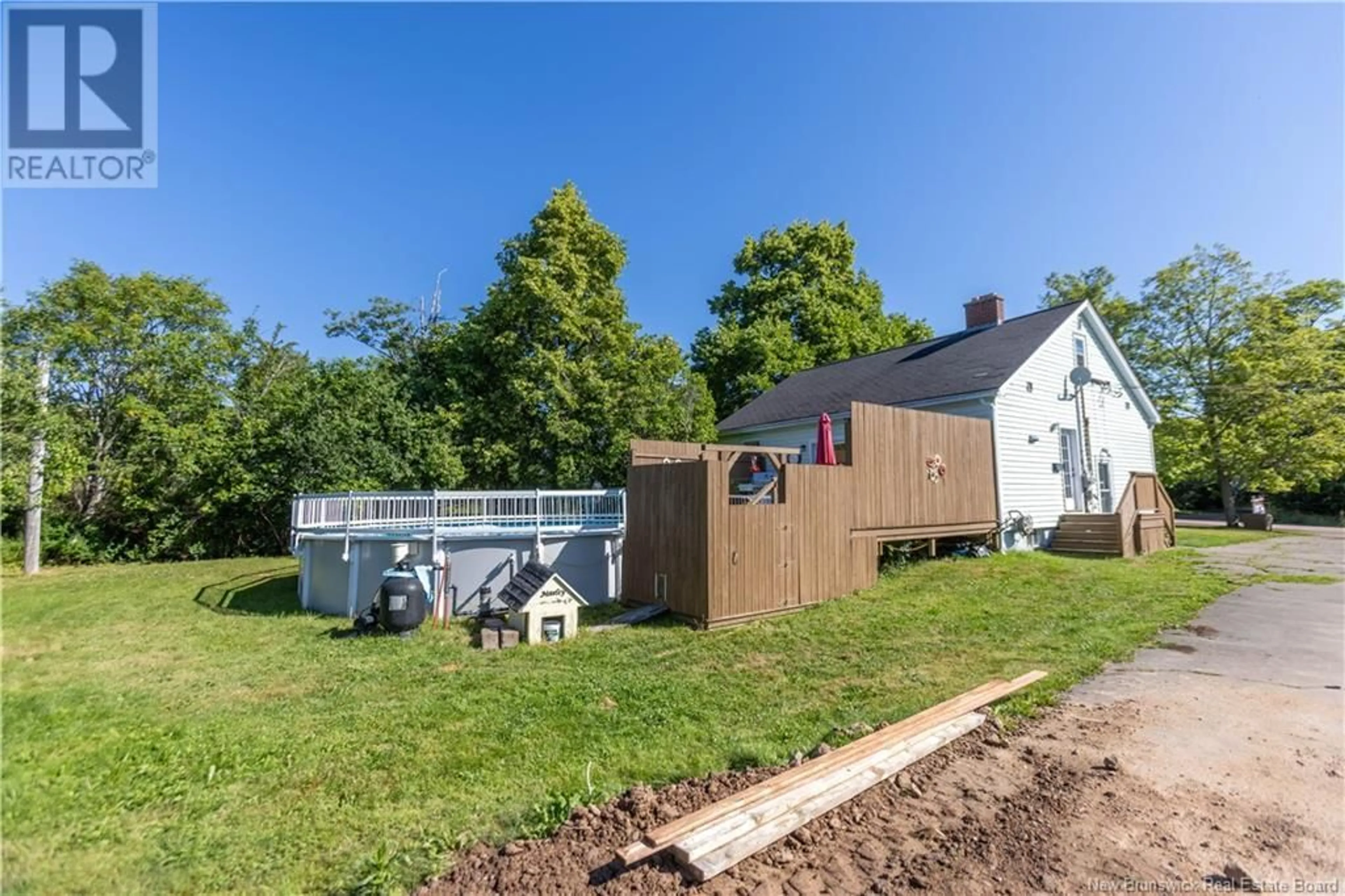 Shed for 5017 MAIN STREET, Dorchester New Brunswick E4K2Y6