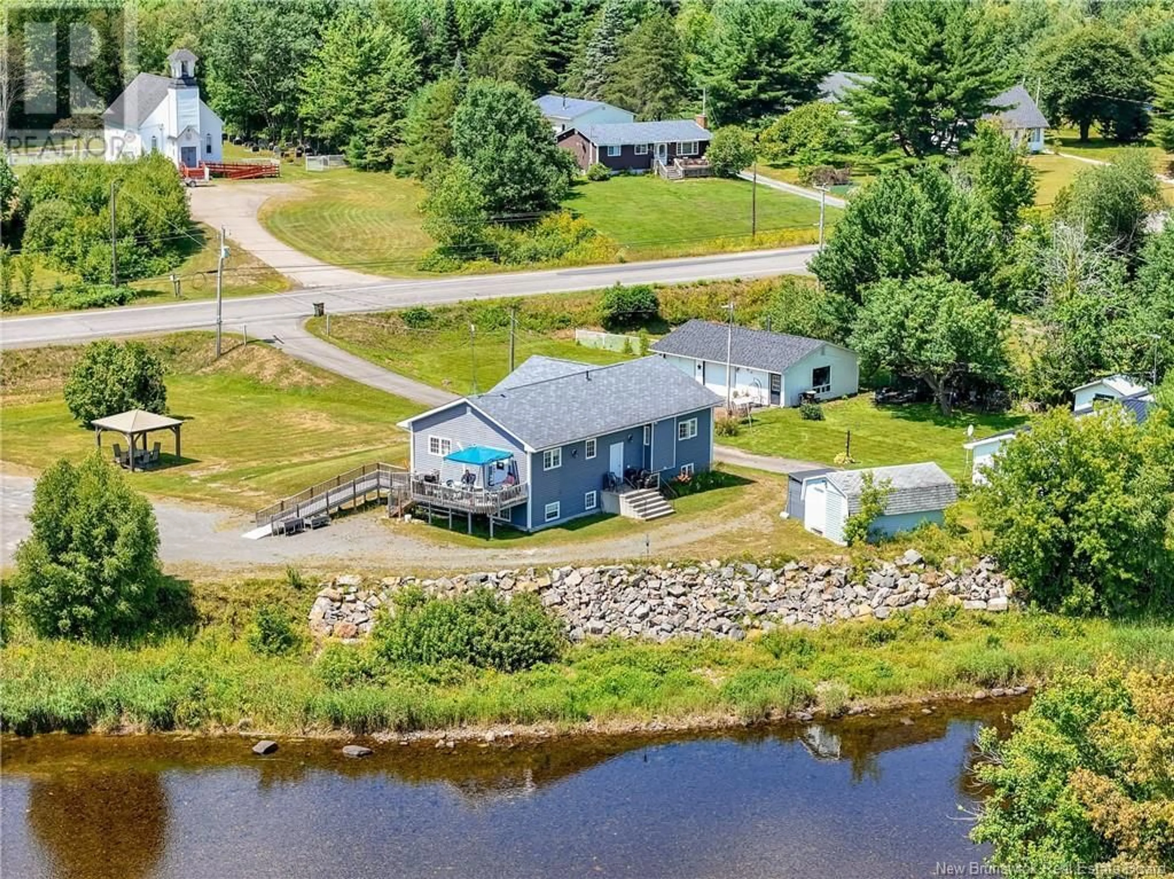 A pic from outside/outdoor area/front of a property/back of a property/a pic from drone, water/lake/river/ocean view for 1126 ROUTE 148, Nashwaak Village New Brunswick E6C1N2
