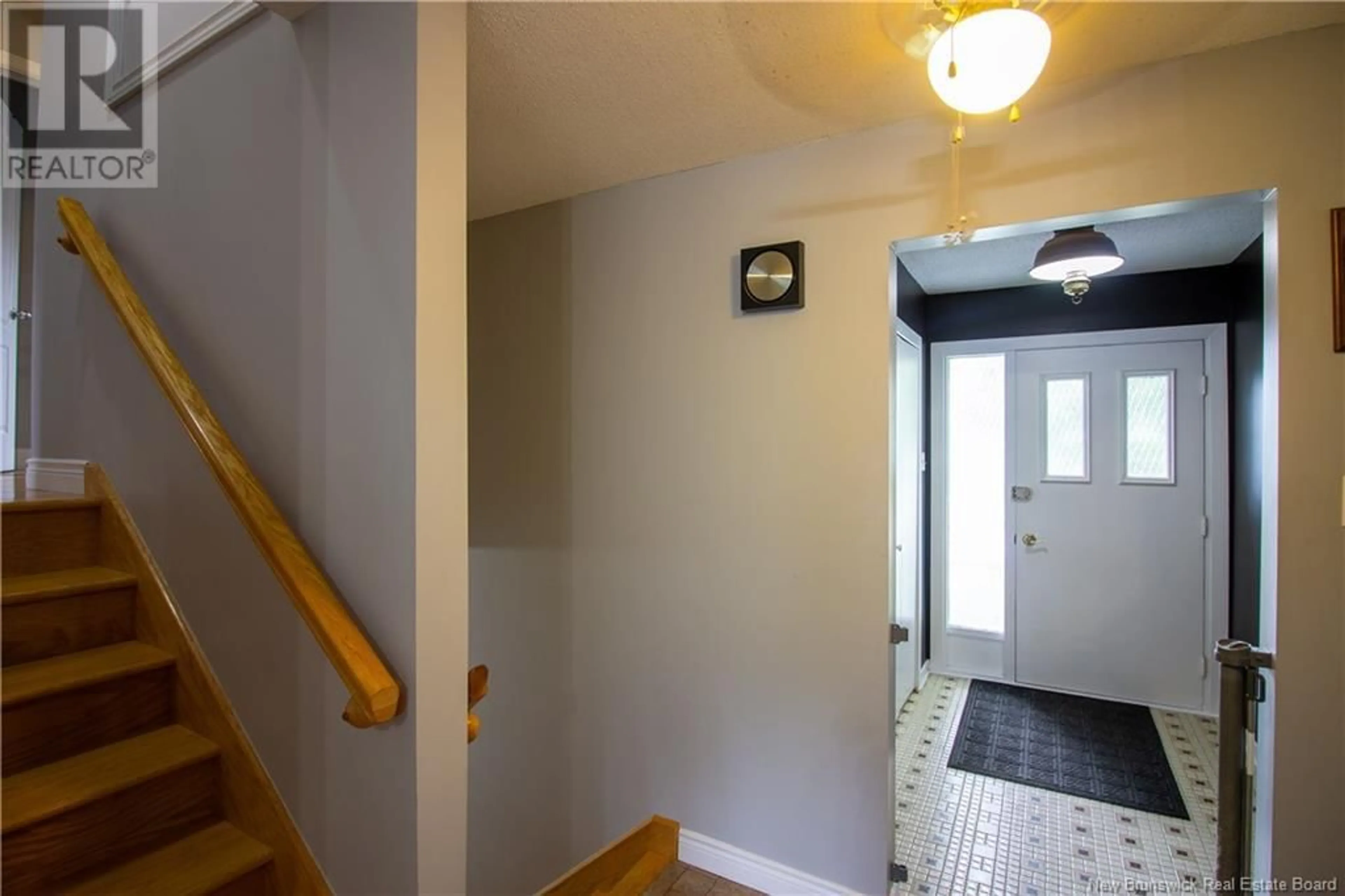 Indoor foyer for 16 SAUNDERS STREET, Nauwigewauk New Brunswick E5N6V3