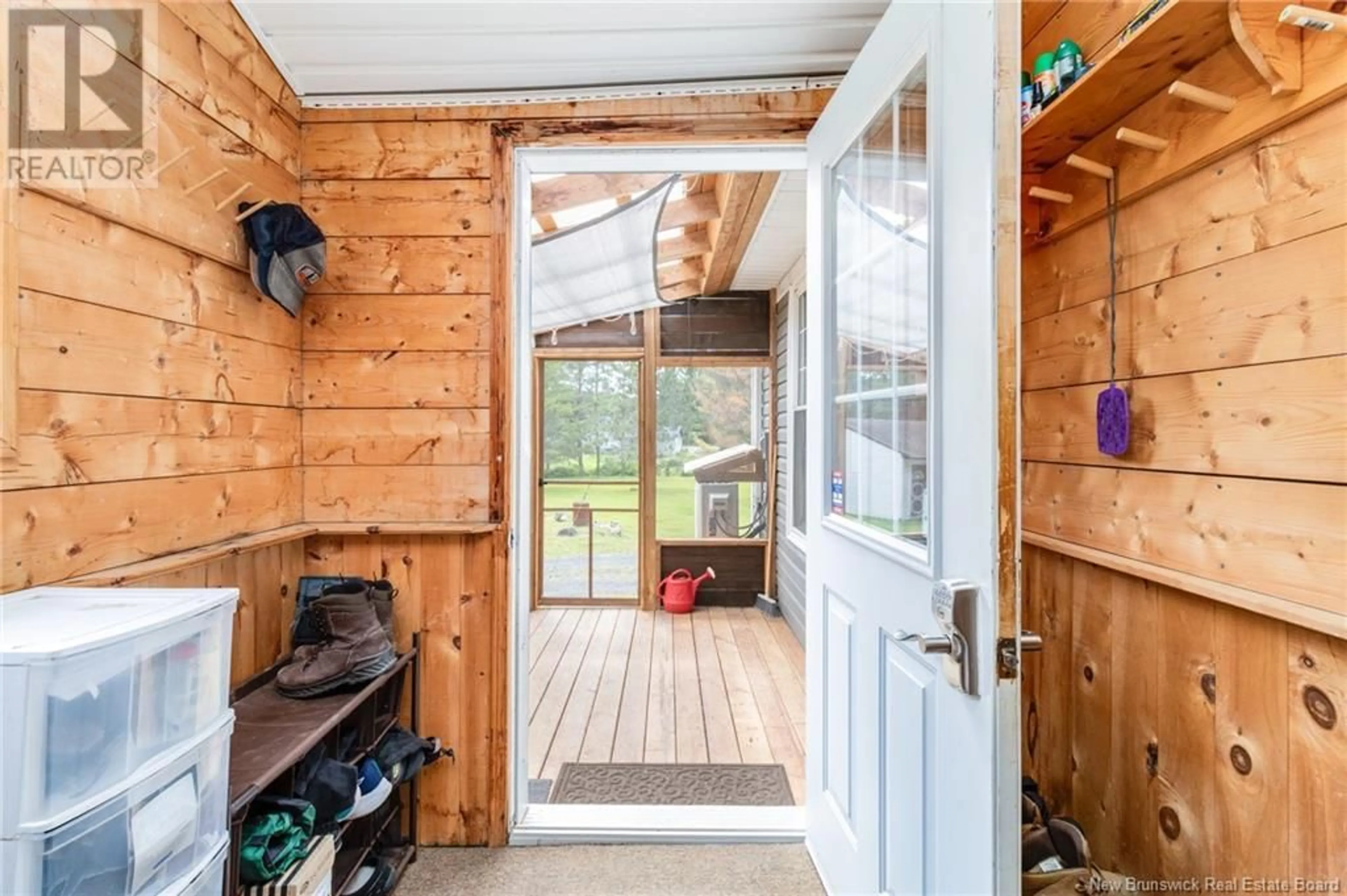Indoor entryway for 4 CURRIE AVENUE, Burton New Brunswick E2V3K9