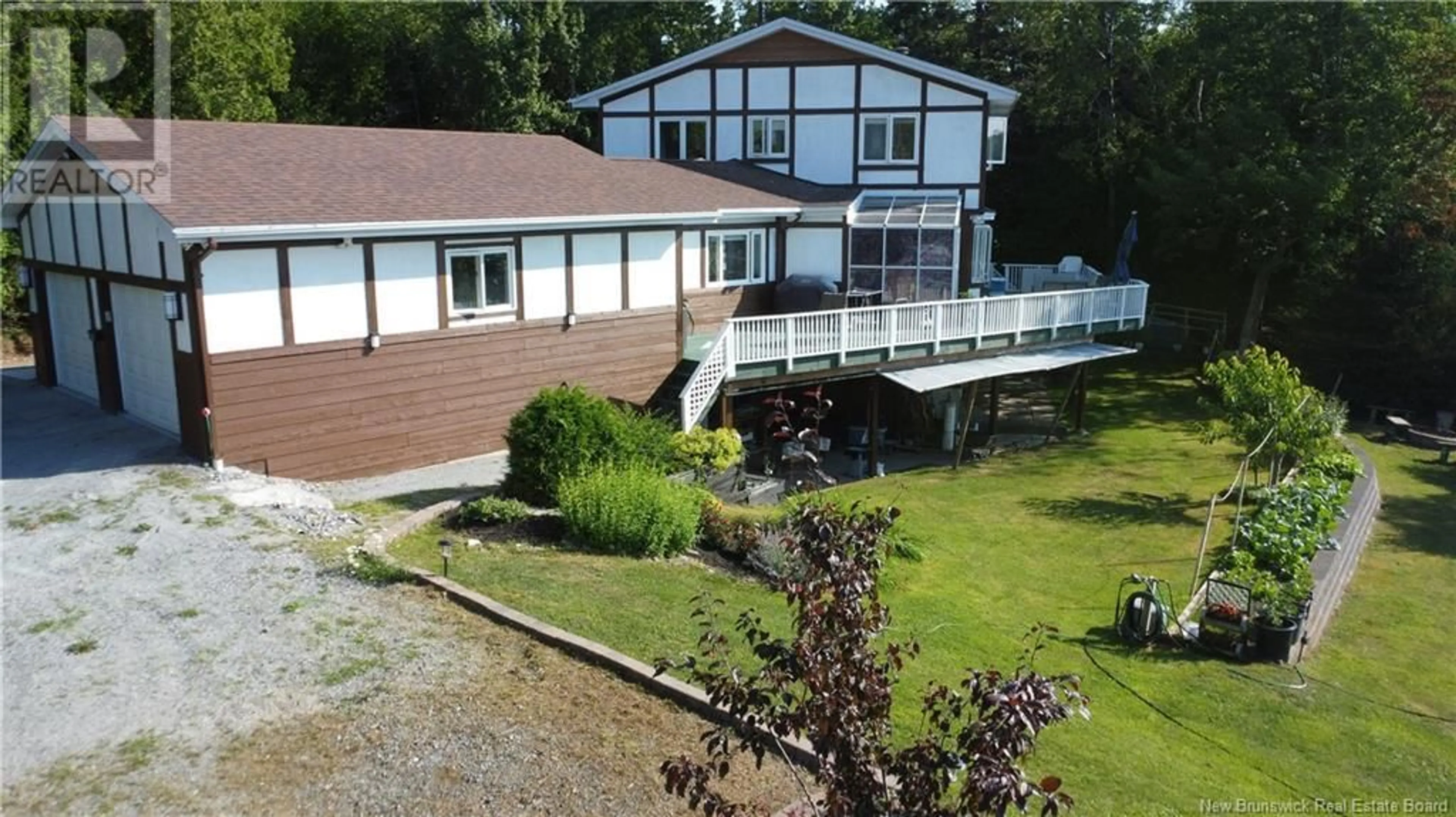 A pic from outside/outdoor area/front of a property/back of a property/a pic from drone, water/lake/river/ocean view for 36 BATTEN TERRACE, Saint John New Brunswick E2K5K2