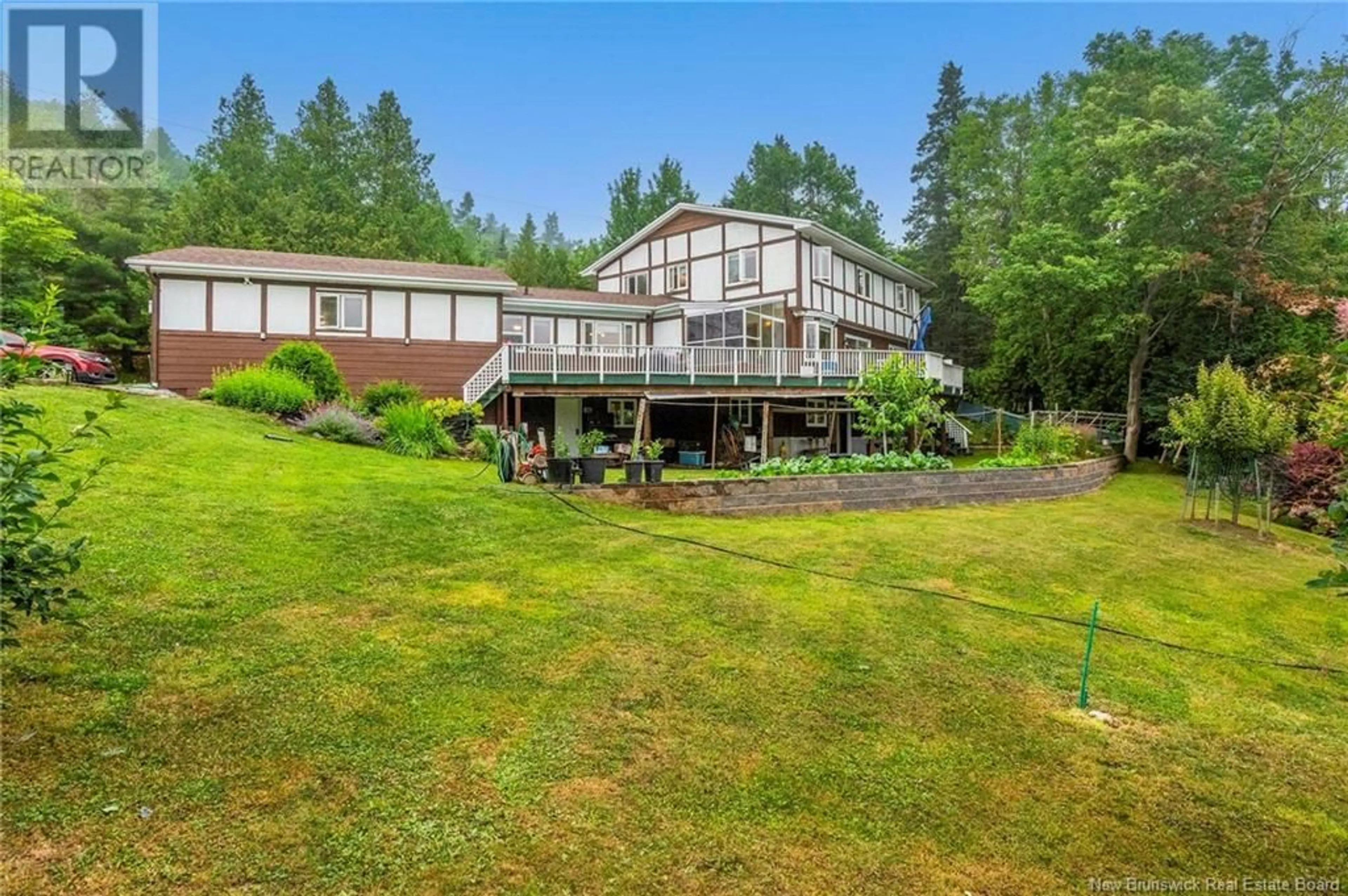 A pic from outside/outdoor area/front of a property/back of a property/a pic from drone, water/lake/river/ocean view for 36 BATTEN TERRACE, Saint John New Brunswick E2K5K2