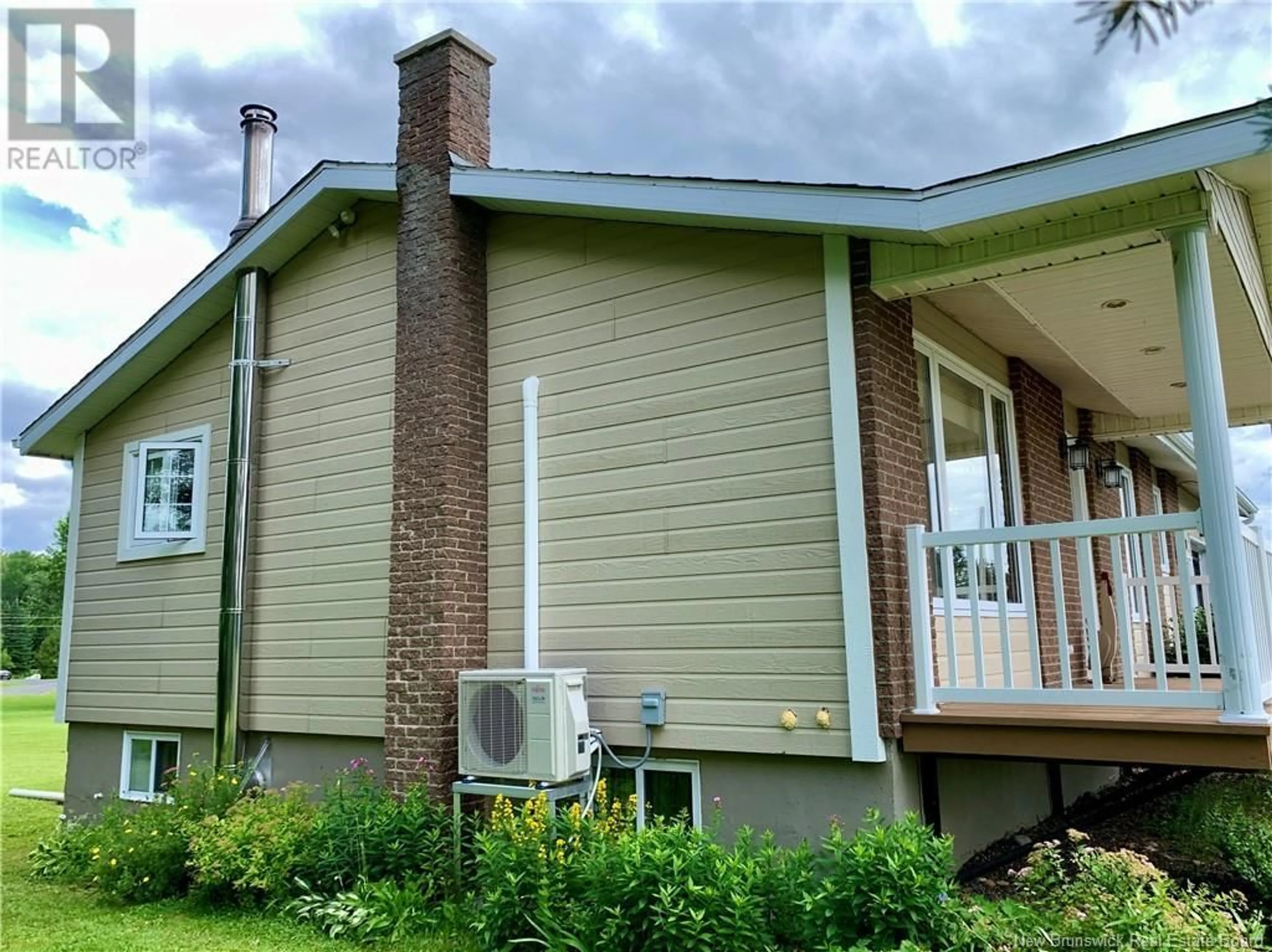 Home with vinyl exterior material, building for 117 MOUNTAIN BROOK, Charlo New Brunswick E8E2N4
