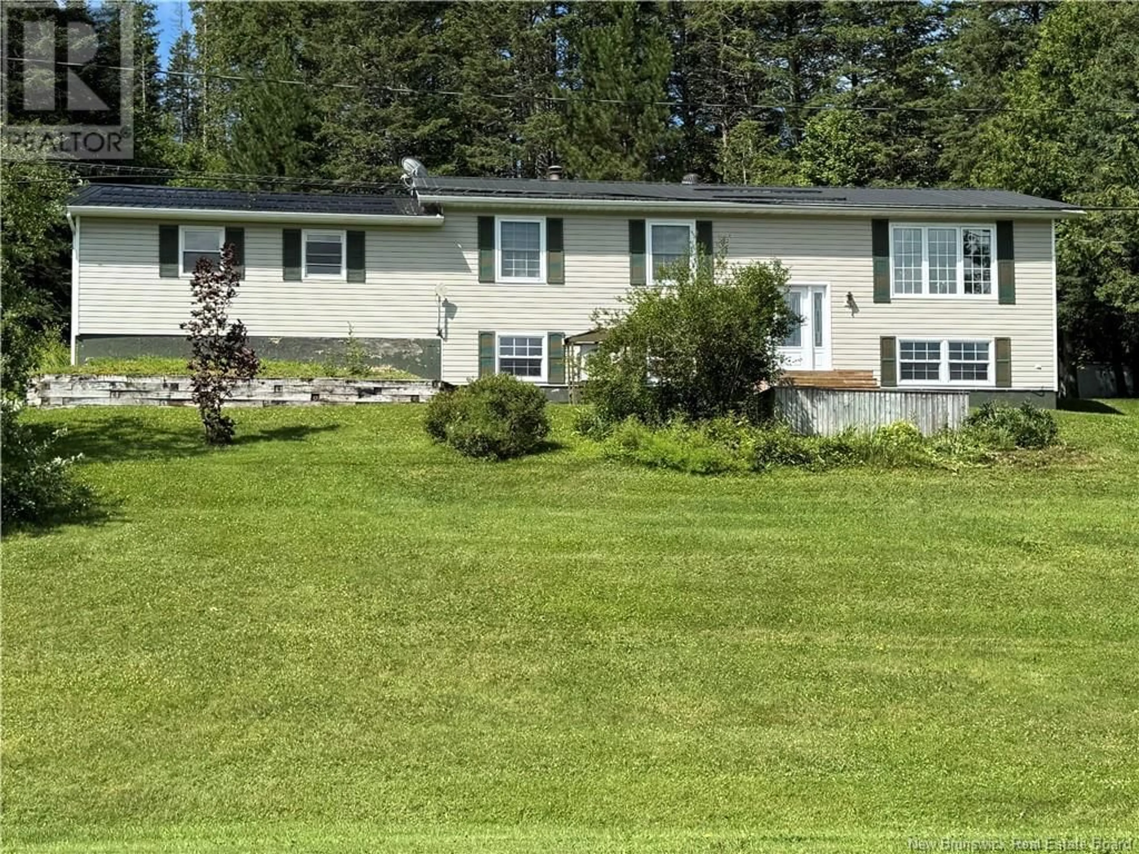 A pic from outside/outdoor area/front of a property/back of a property/a pic from drone, mountain view for 4135 ROUTE 560, Upper Knoxford New Brunswick E7K2S3