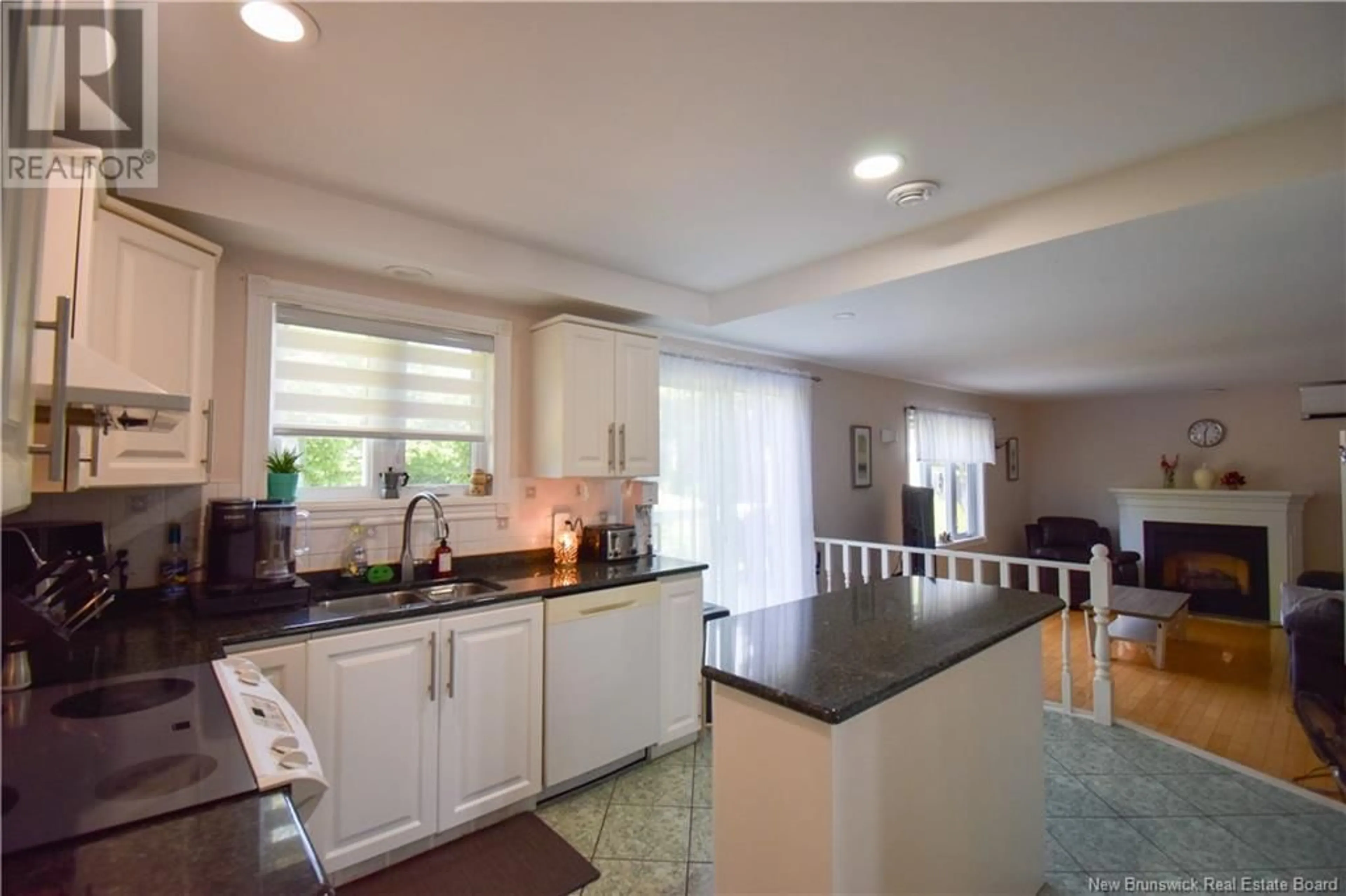 Open concept kitchen, ceramic/tile floor for 490 CARTER, Bathurst New Brunswick E2A4S5