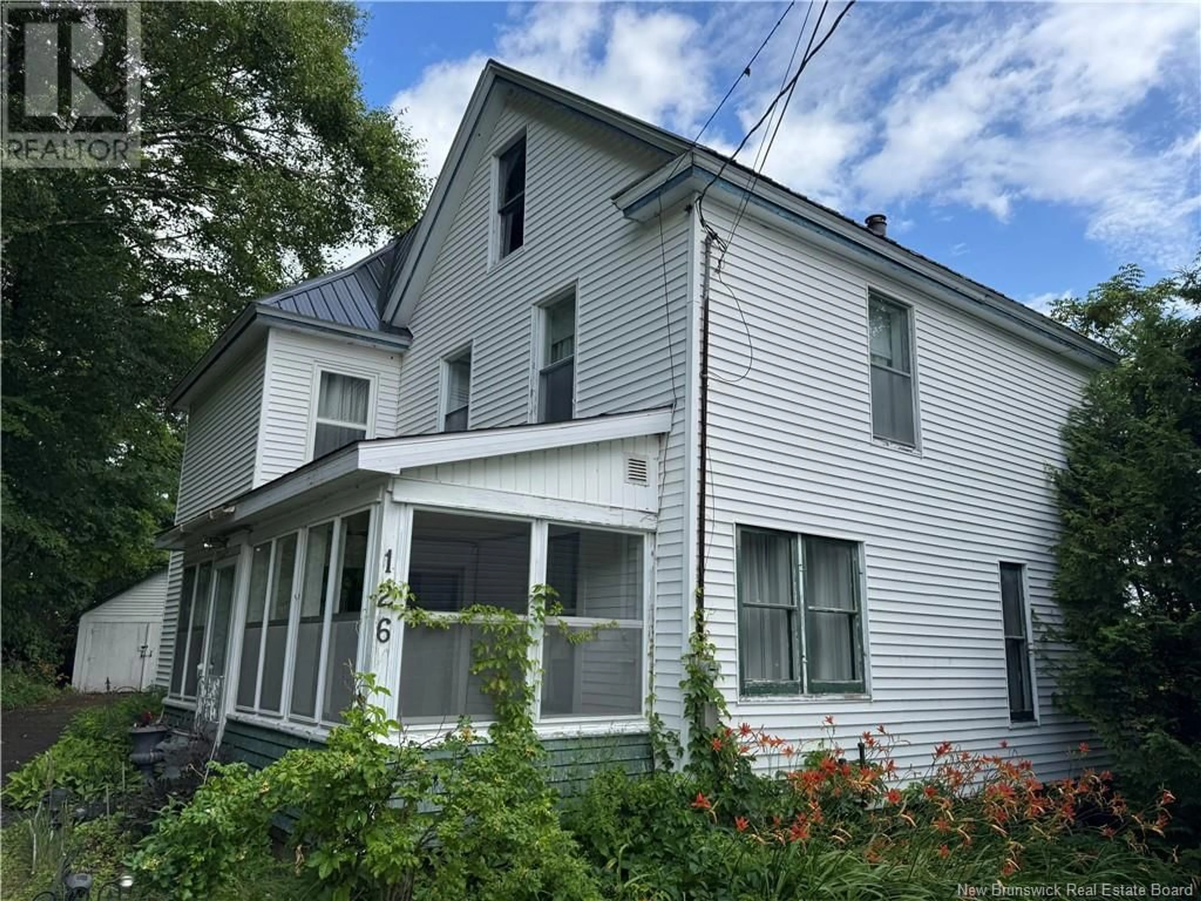 Home with vinyl exterior material, building for 126 PARK STREET, Woodstock New Brunswick E7M2K4