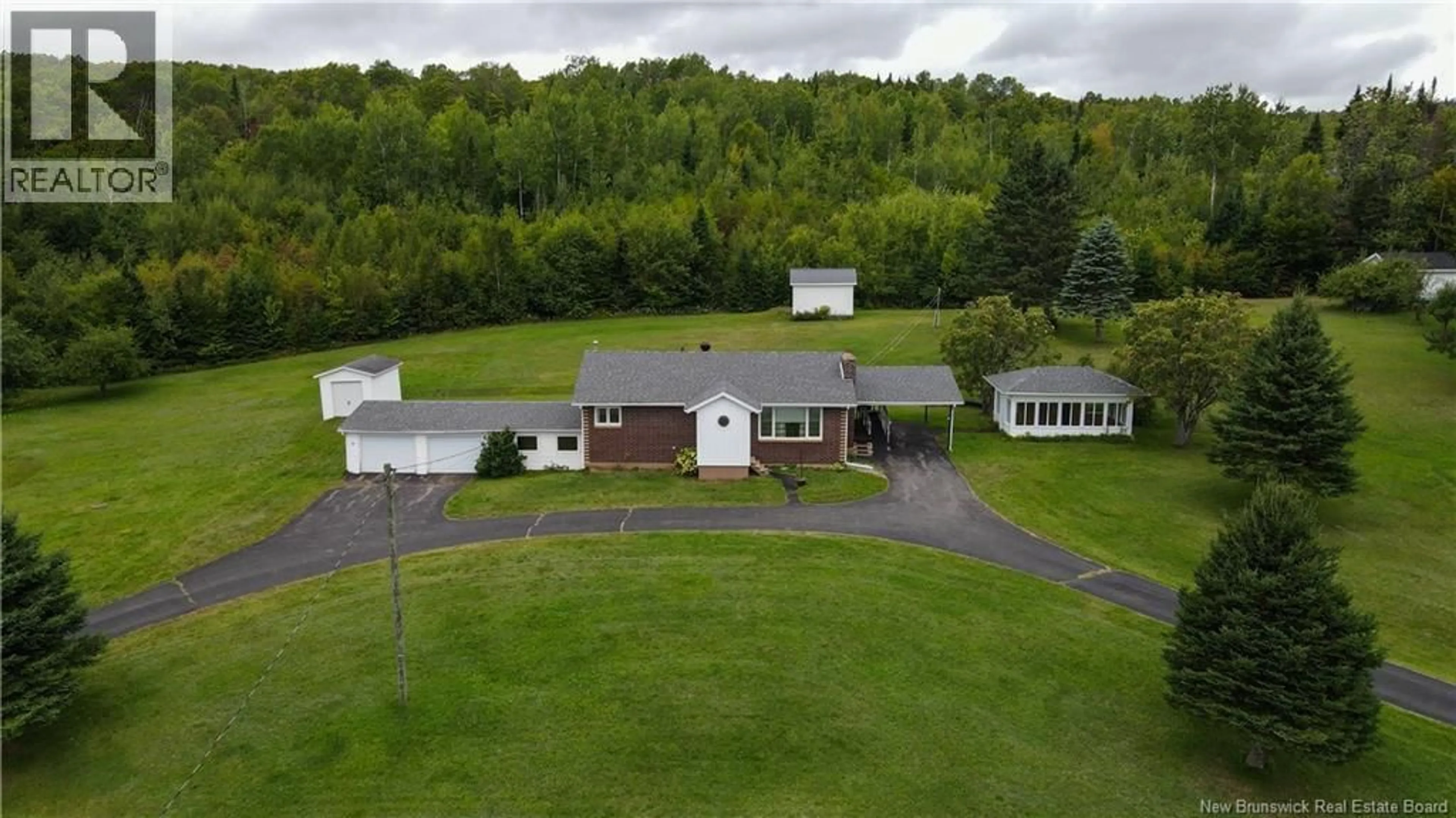 A pic from outside/outdoor area/front of a property/back of a property/a pic from drone, building for 13573 105 ROUTE, Tilley New Brunswick E7H4A1