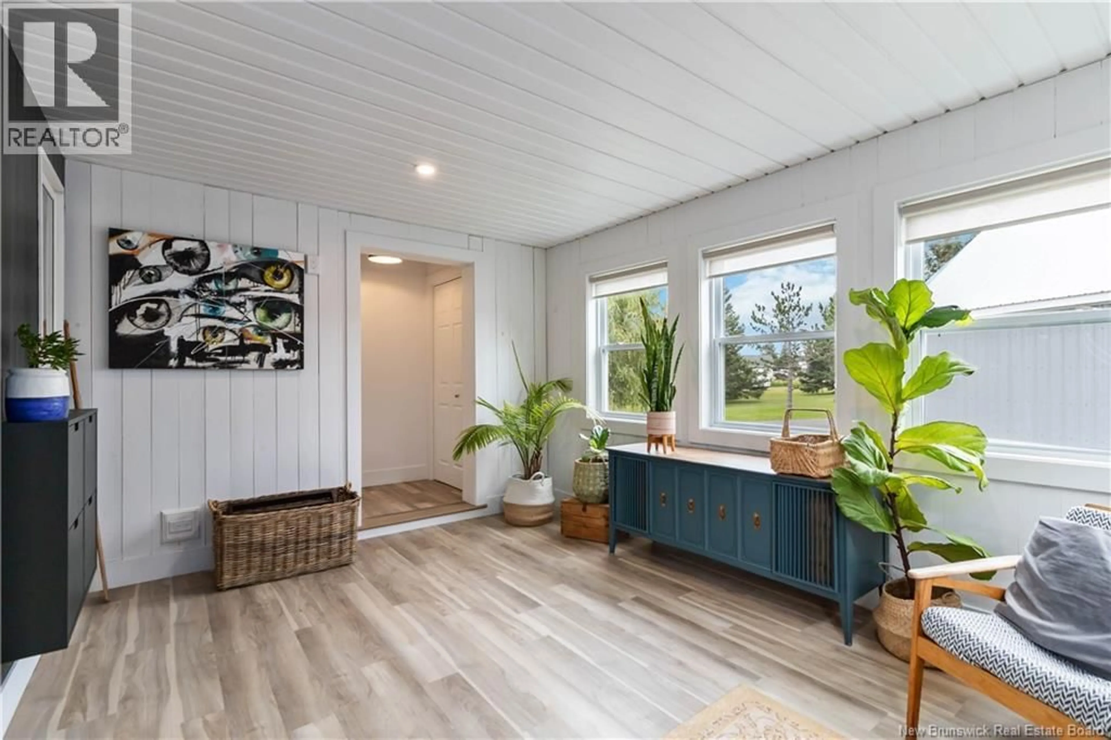 Indoor entryway for 536 COCAGNE SUD, Cocagne New Brunswick E4R2K7