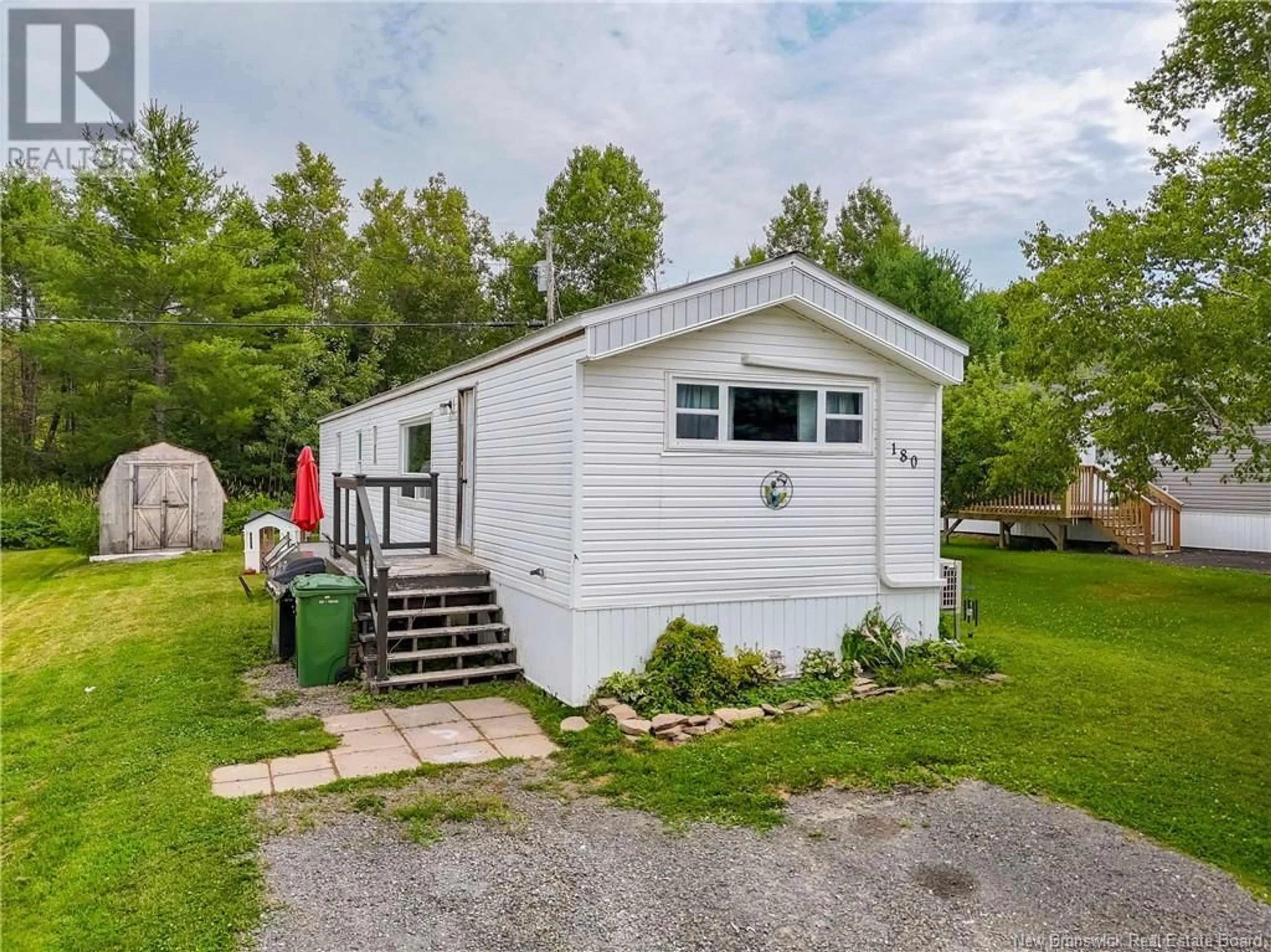 Home with vinyl exterior material, unknown for 180 HEDGEVIEW DRIVE, Fredericton New Brunswick E3B6S4