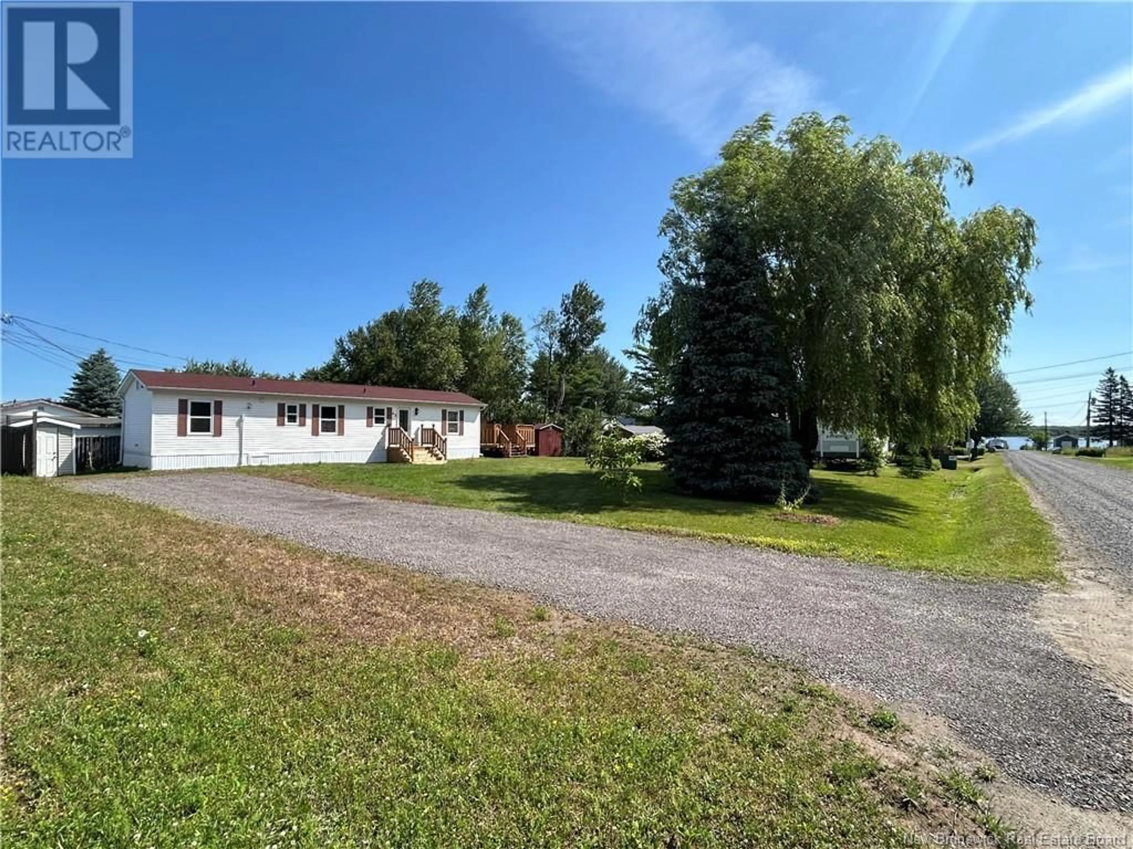 A pic from outside/outdoor area/front of a property/back of a property/a pic from drone, unknown for 43 BRAY BOULEVARD, Cocagne New Brunswick E4R3T1