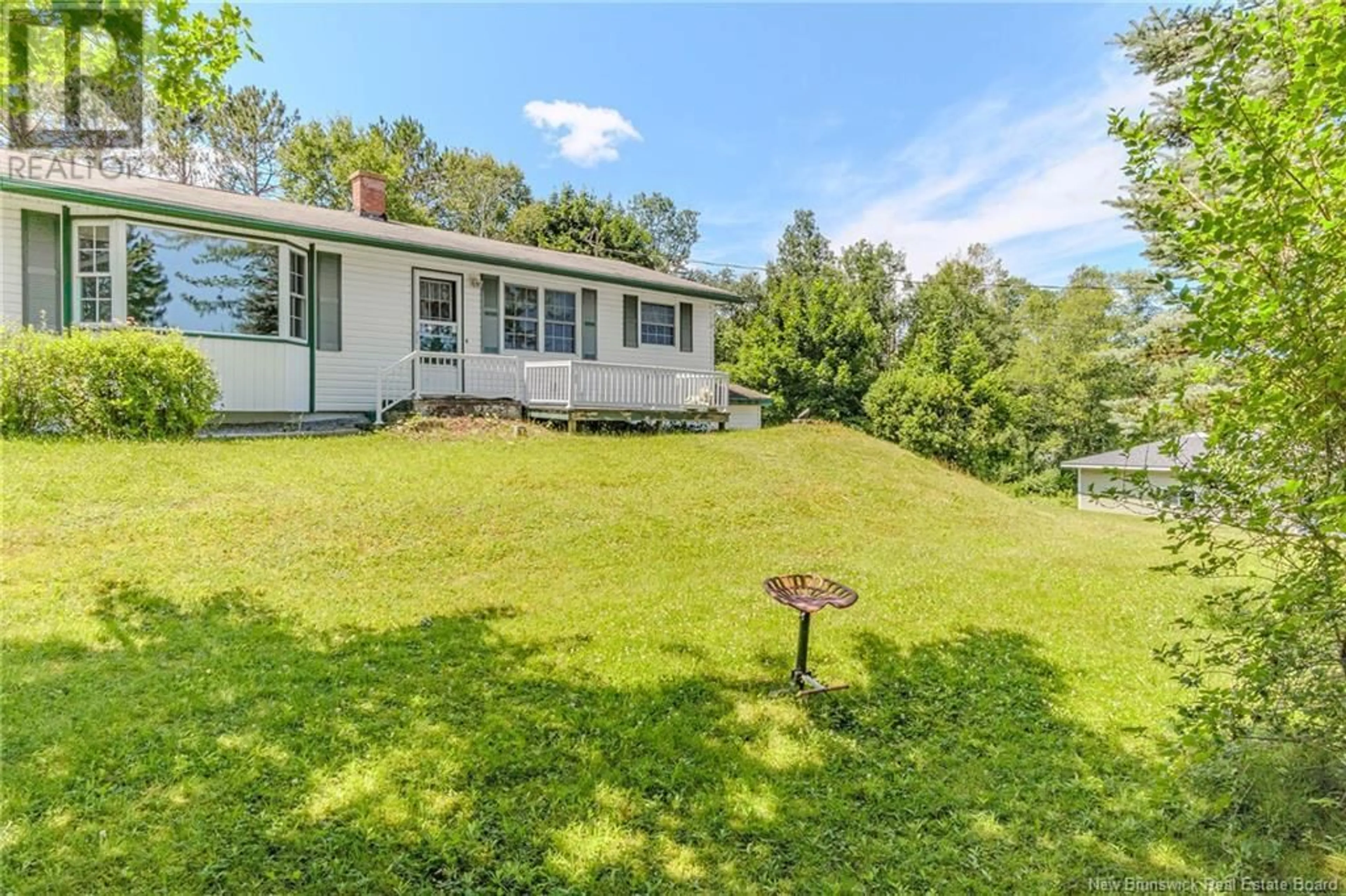 A pic from outside/outdoor area/front of a property/back of a property/a pic from drone, water/lake/river/ocean view for 903 RIVER VALLEY DRIVE, Grand Bay-Westfield New Brunswick E5K1B7