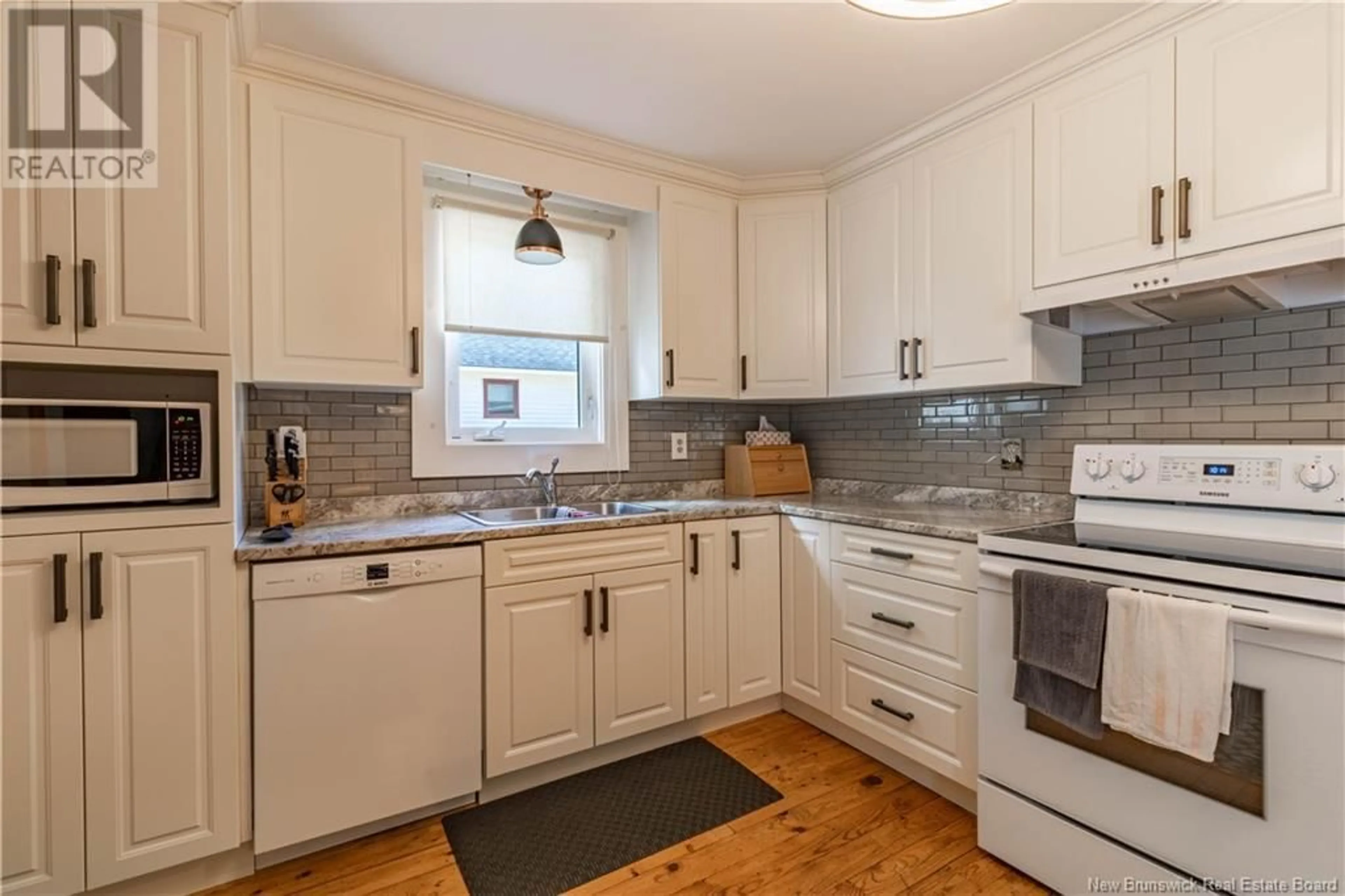 Standard kitchen, unknown for 50 PETER STREET, Sussex New Brunswick E4E2J6