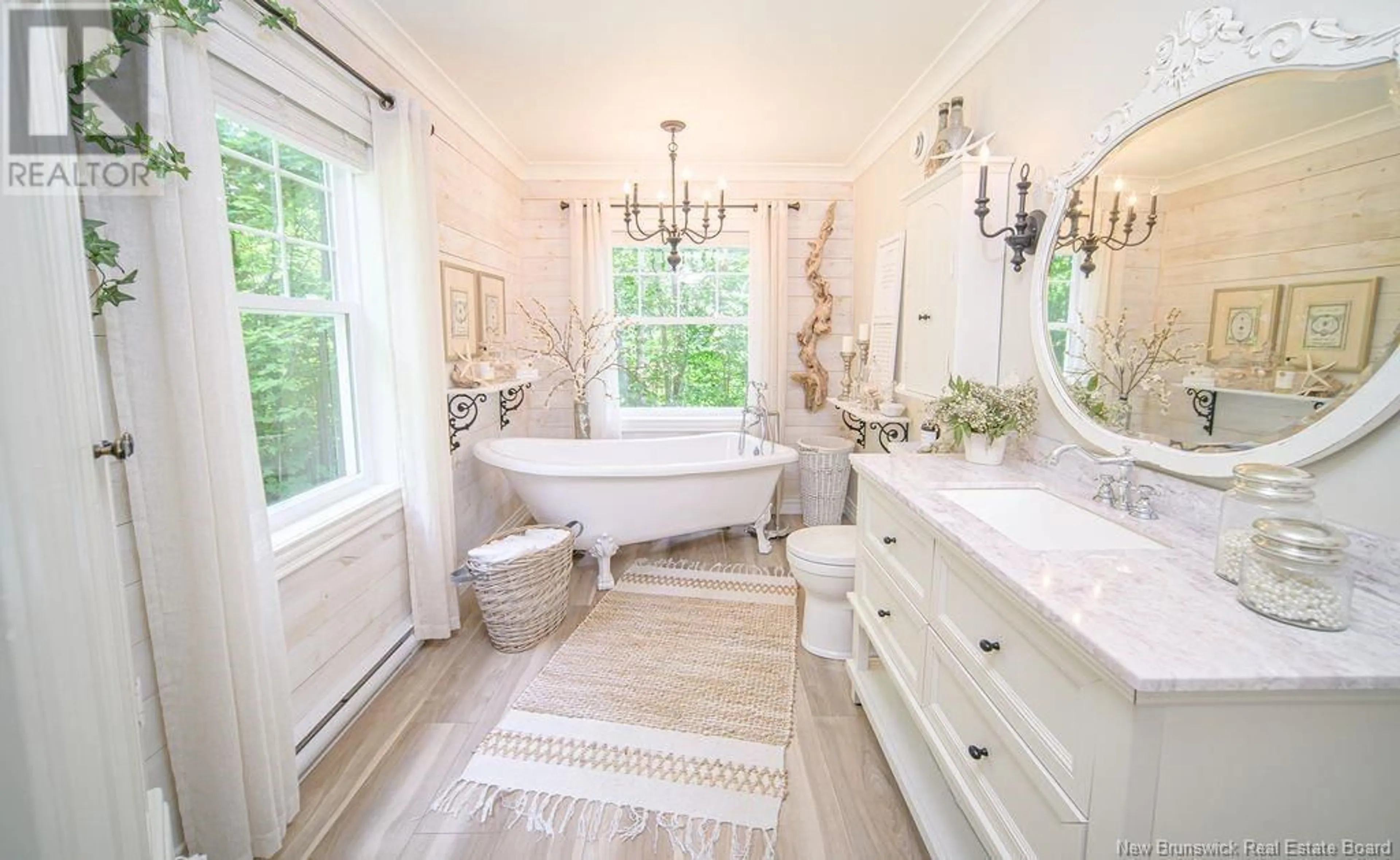 Contemporary bathroom, ceramic/tile floor for 601 NB-105, Southampton New Brunswick E6G1K3