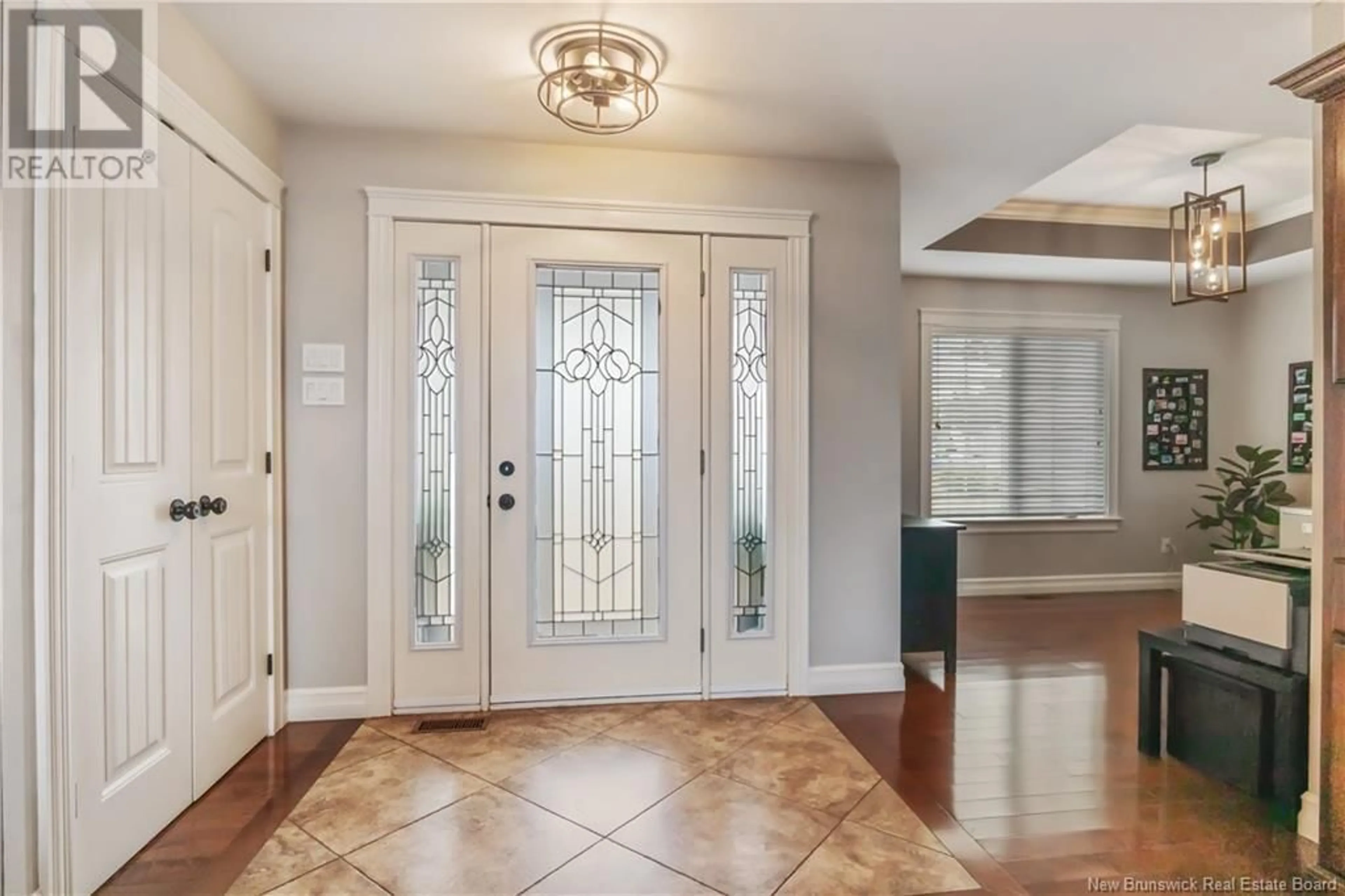 Indoor entryway for 69 RICHARD, Dieppe New Brunswick E1A0J9