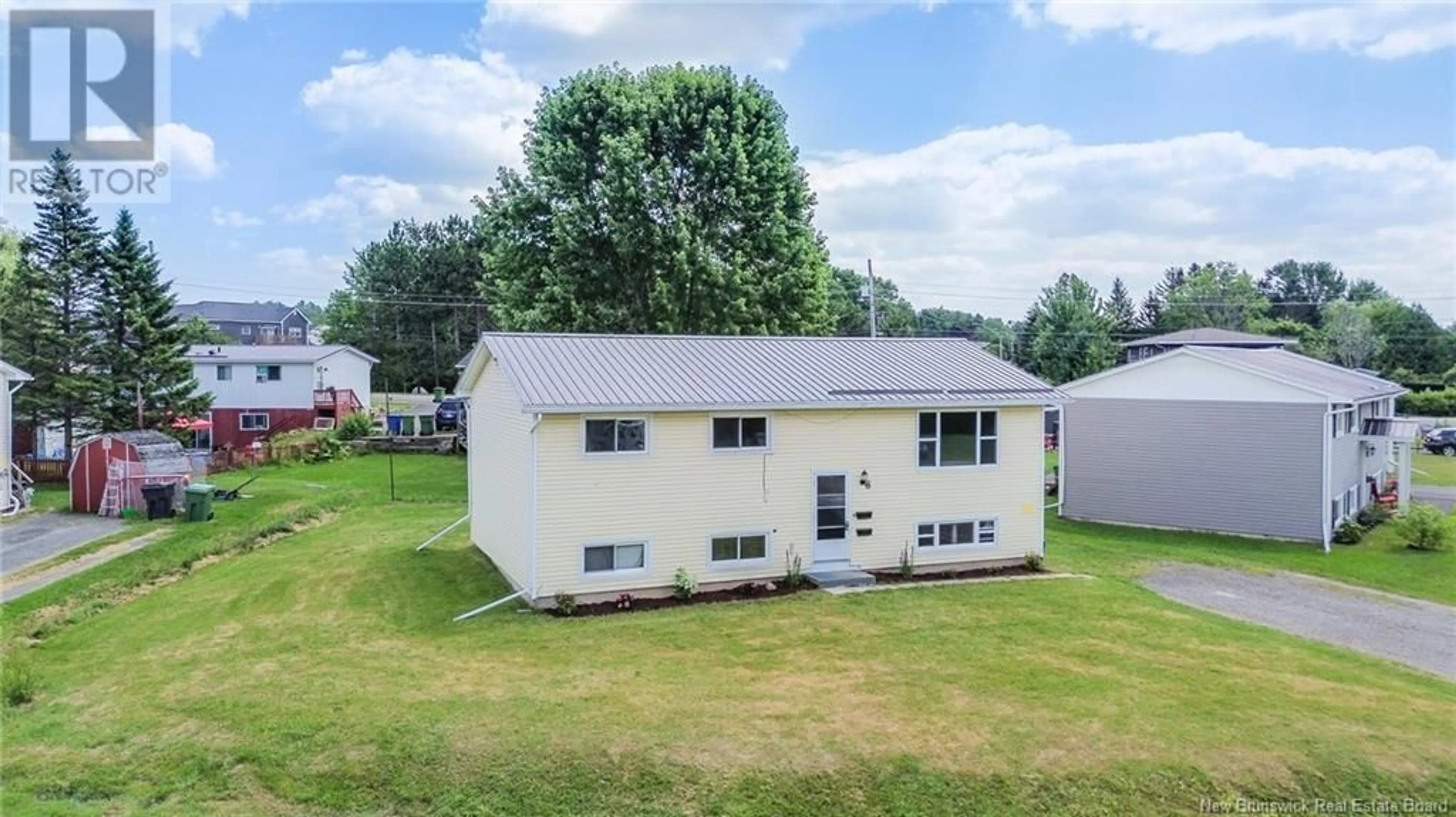 A pic from outside/outdoor area/front of a property/back of a property/a pic from drone, unknown for 6 MCFADZEN COURT, Oromocto New Brunswick E2V2N2