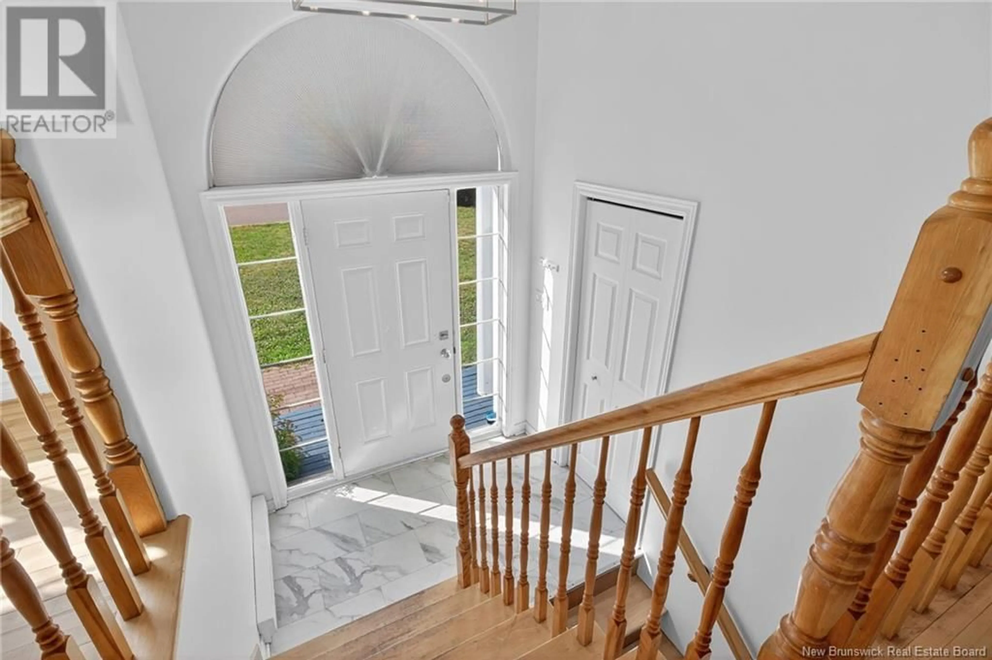 Indoor entryway for 153 BAHAMA STREET, Dieppe New Brunswick E1A6M9