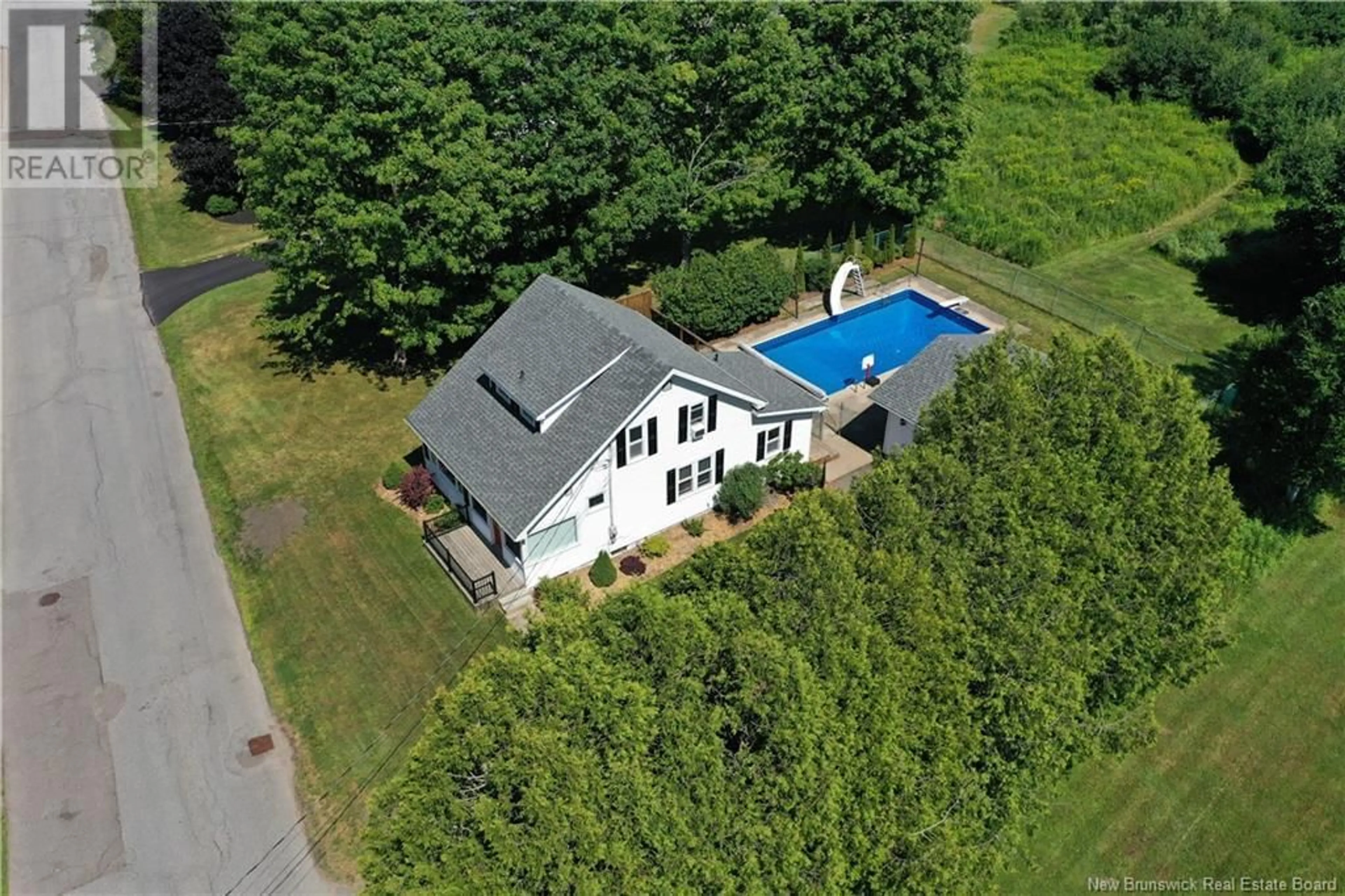 A pic from outside/outdoor area/front of a property/back of a property/a pic from drone, building for 124 DUTCH POINT ROAD, Hampton New Brunswick E5N5Y8