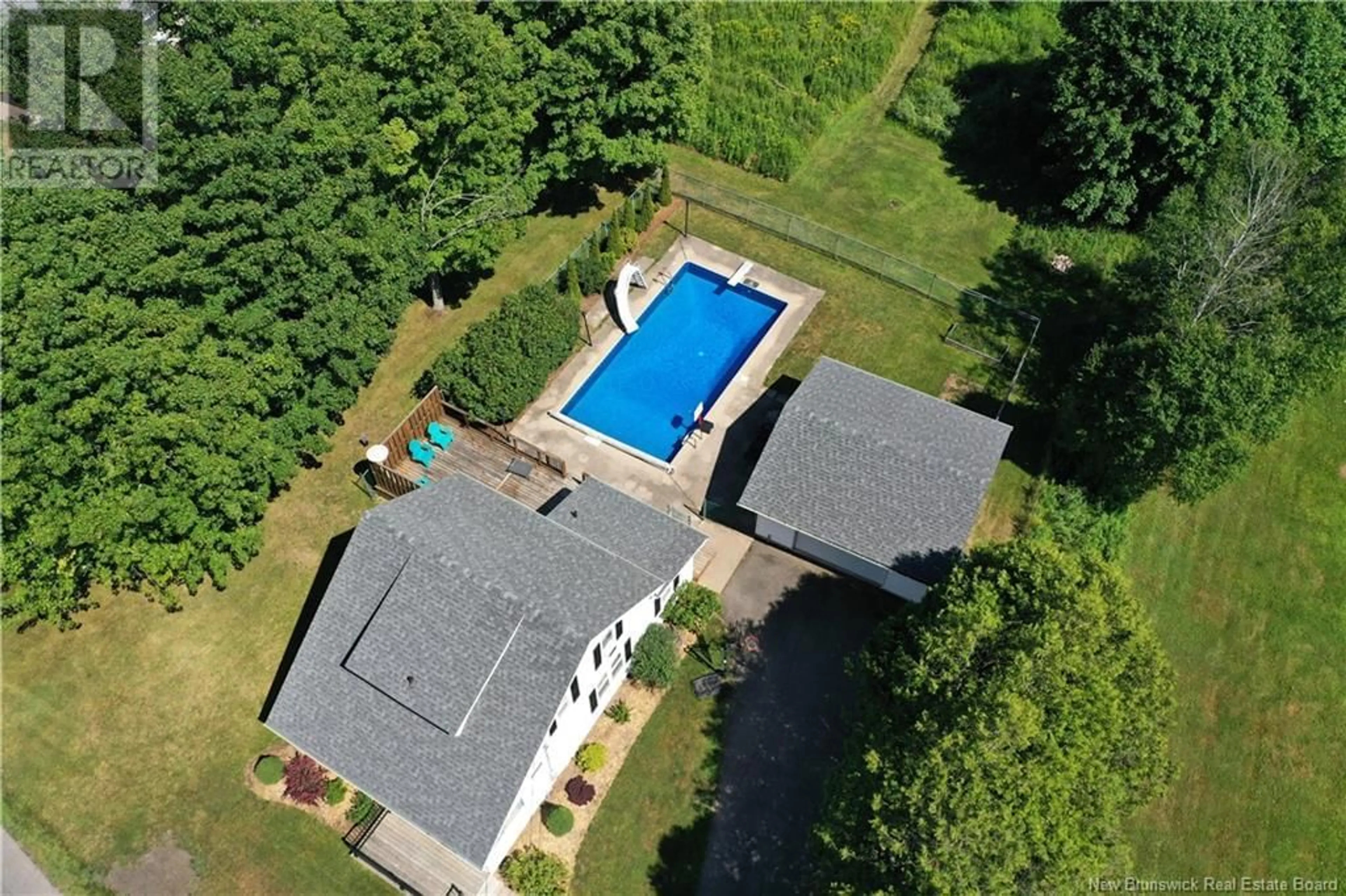 A pic from outside/outdoor area/front of a property/back of a property/a pic from drone, water/lake/river/ocean view for 124 DUTCH POINT ROAD, Hampton New Brunswick E5N5Y8