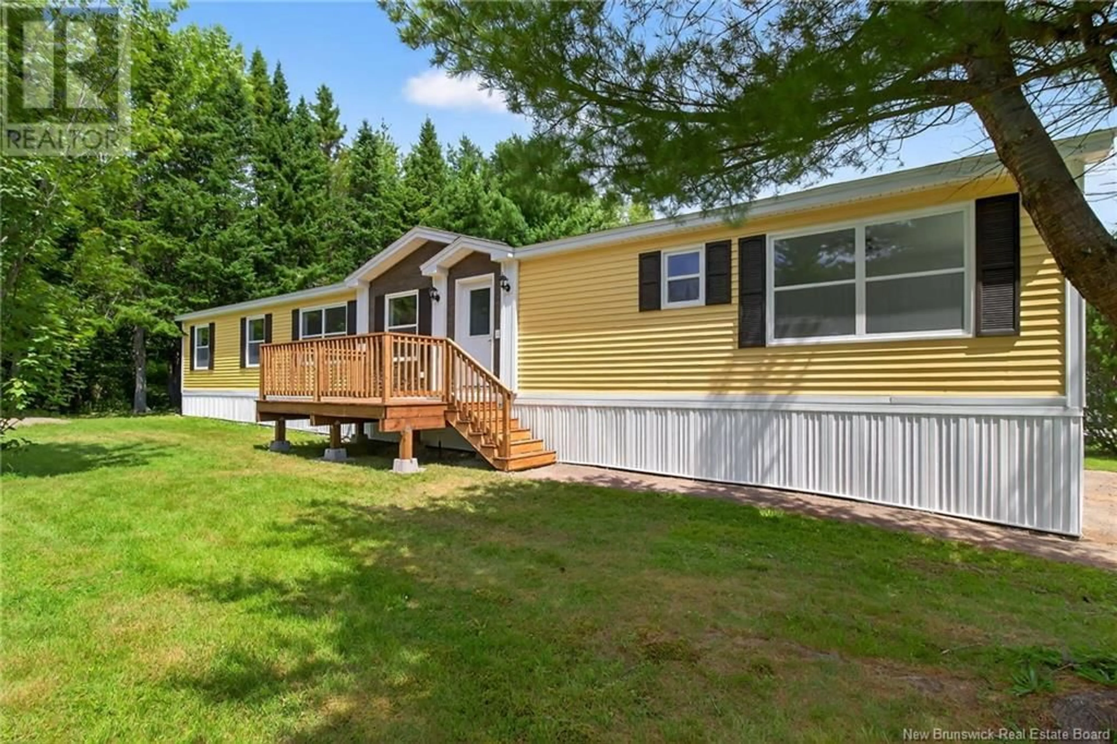 Home with vinyl exterior material, water/lake/river/ocean view for 19 BENTLEY AVENUE, Moncton New Brunswick E1E4L1