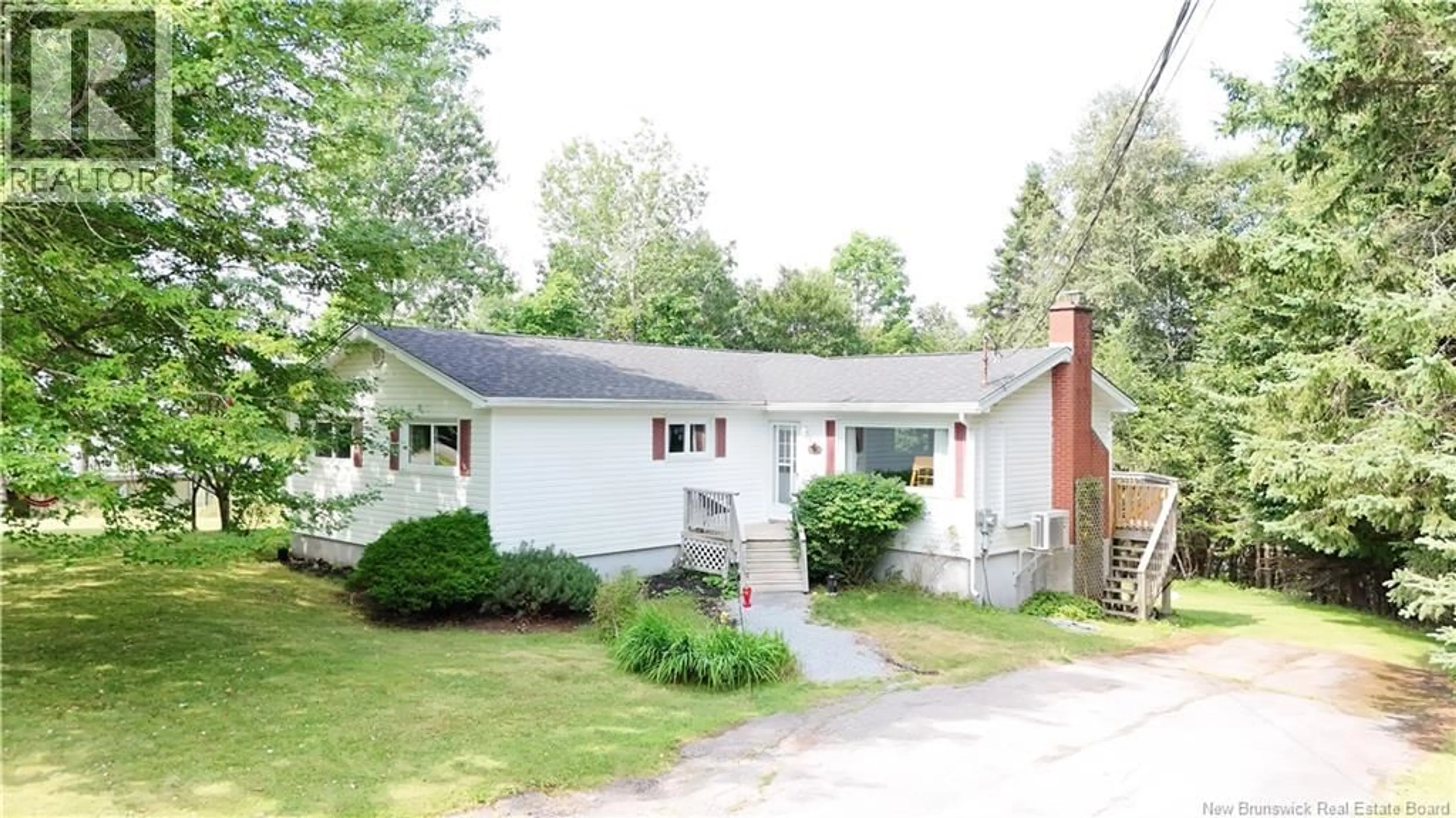 Home with vinyl exterior material, street for 6 HIGHVIEW PLACE, Quispamsis New Brunswick E2E4V9