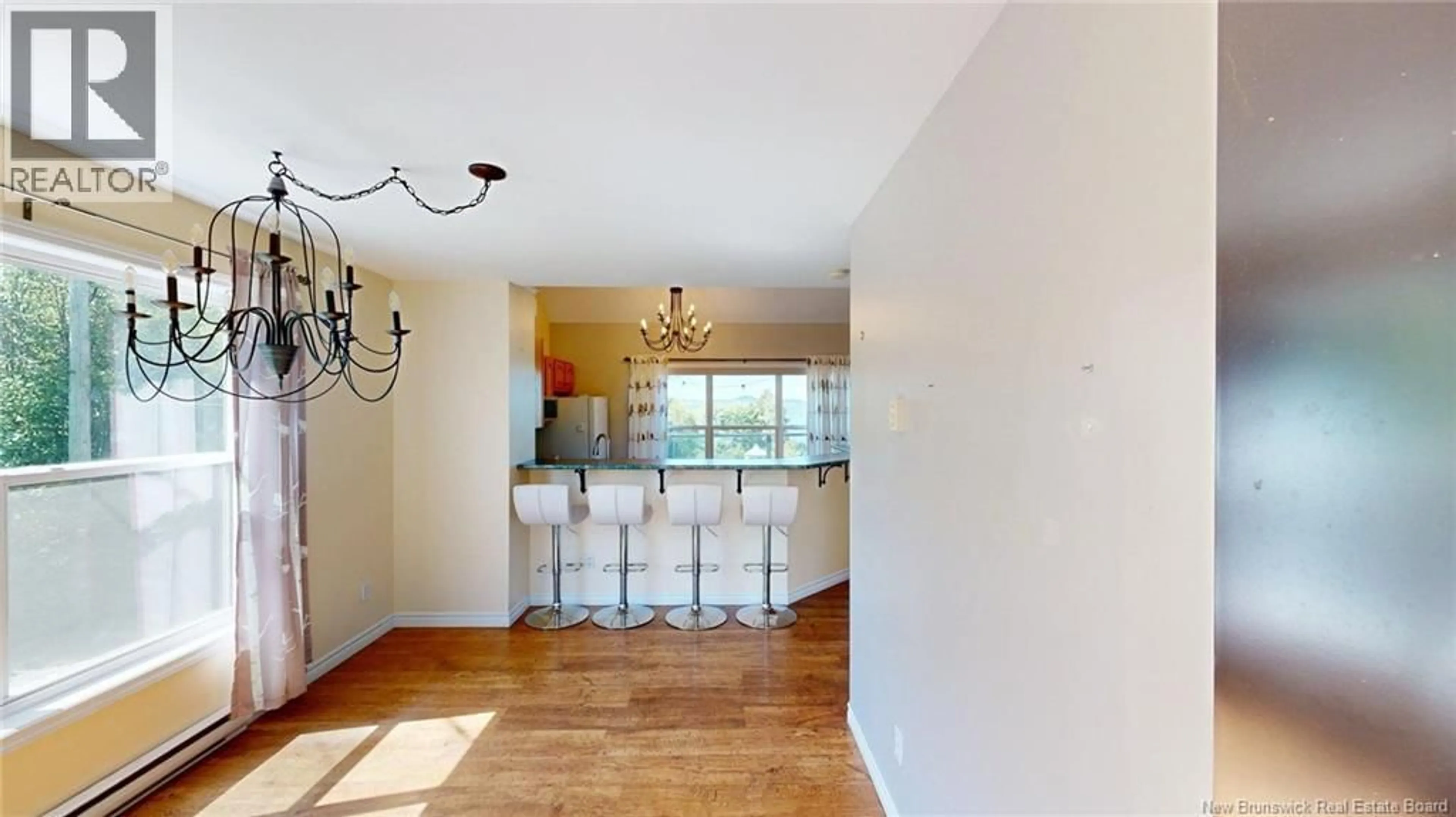 Dining room, wood/laminate floor for 16 BAYARD LANE, Long Reach New Brunswick E5S2M5