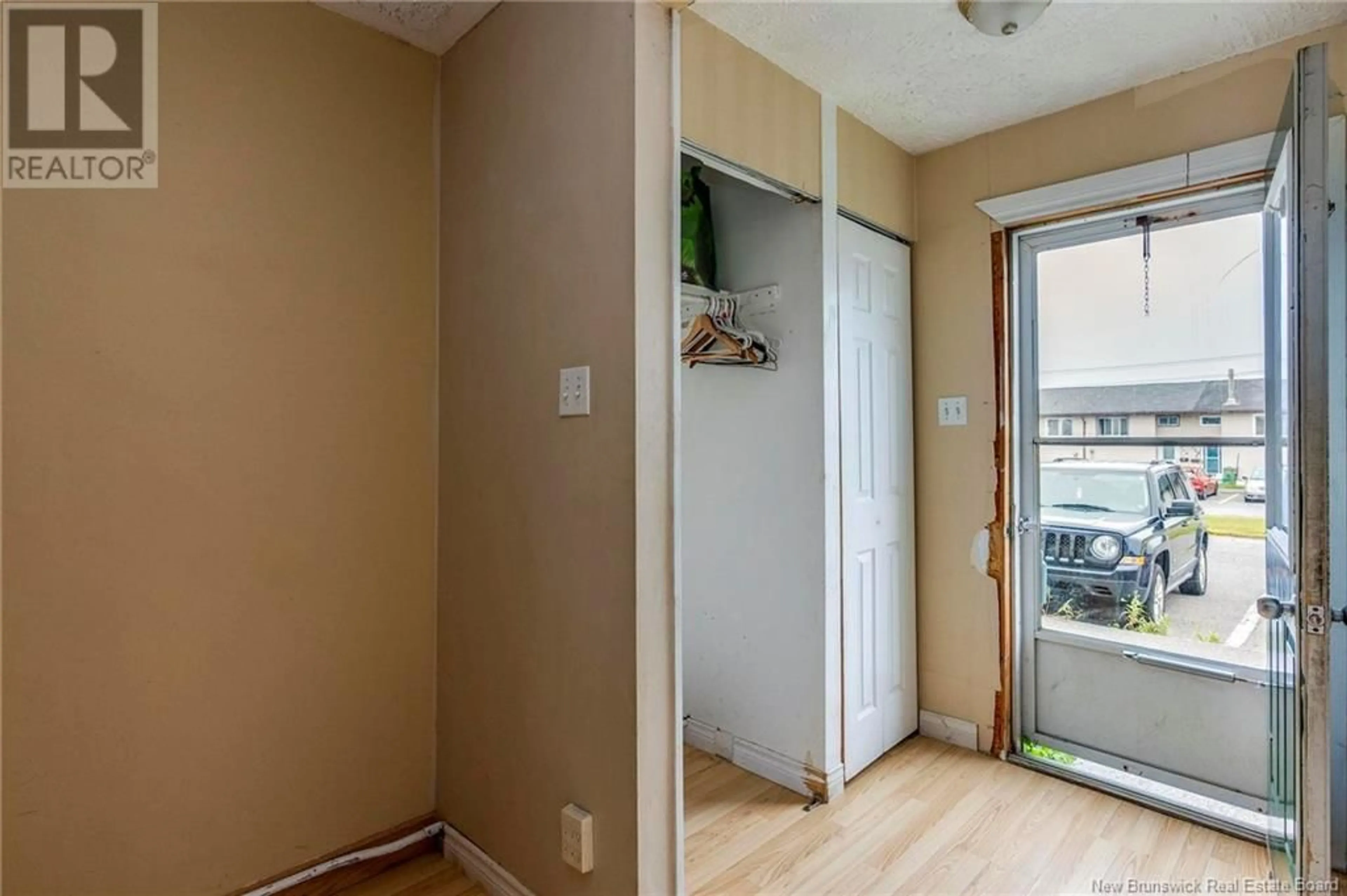 Indoor entryway for 704 HIGHMEADOW DRIVE, Saint John New Brunswick E2J3V1