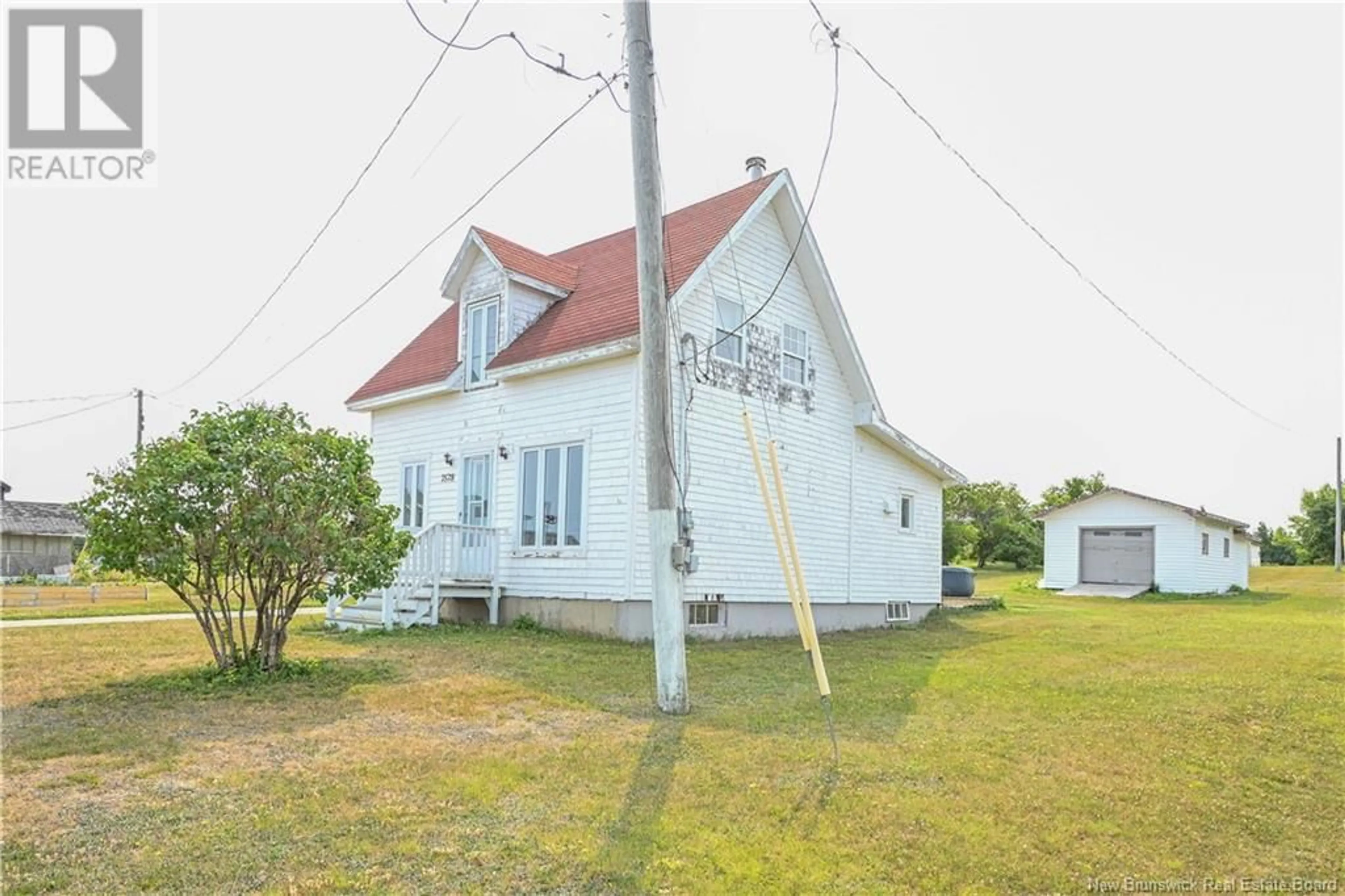 A pic from outside/outdoor area/front of a property/back of a property/a pic from drone, building for 7578 SAINT-PAUL STREET, Bas-Caraquet New Brunswick E1W6C8