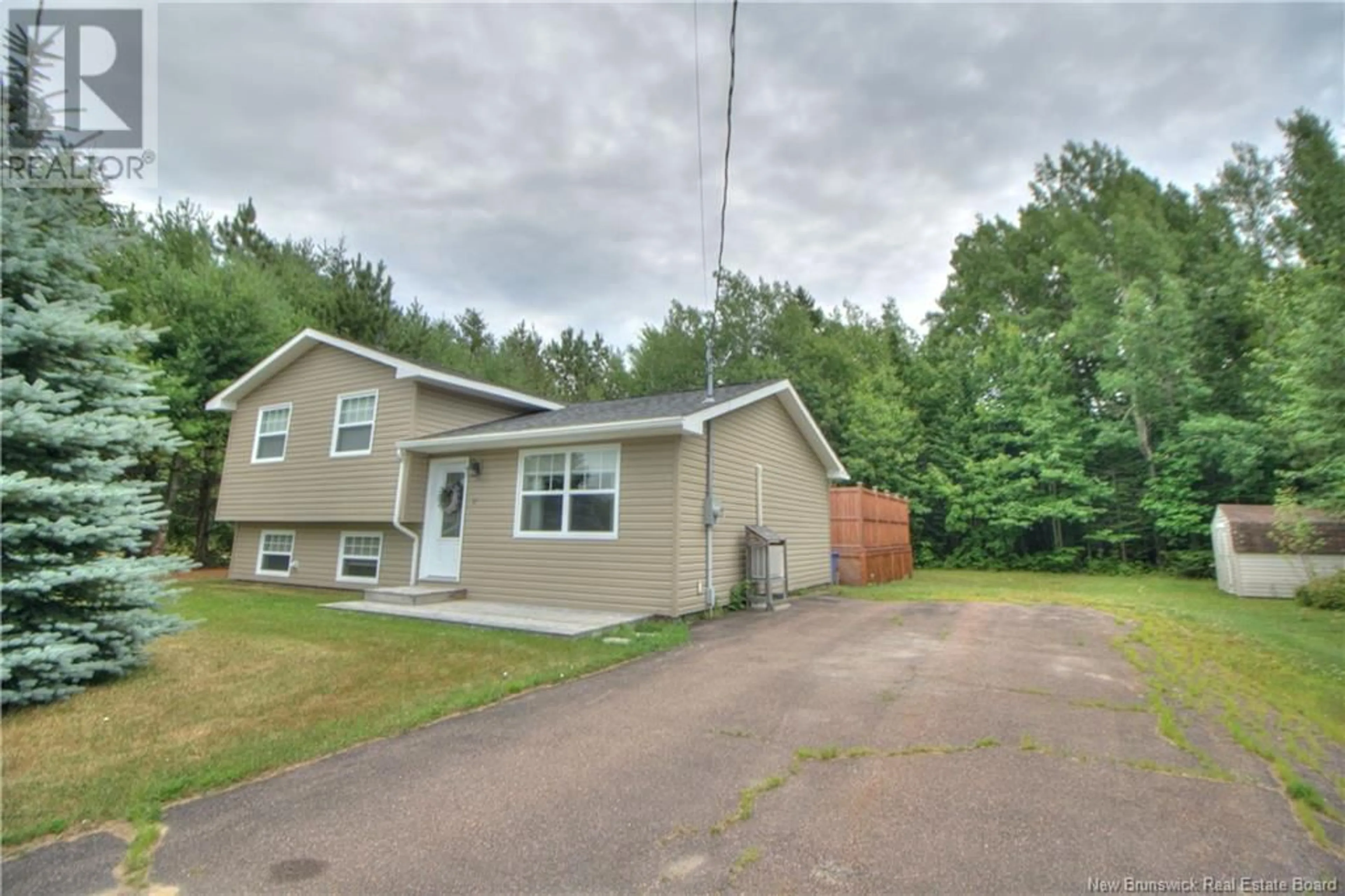 A pic from outside/outdoor area/front of a property/back of a property/a pic from drone, street for 17 ALBANY STREET, Rexton New Brunswick E4W1V2