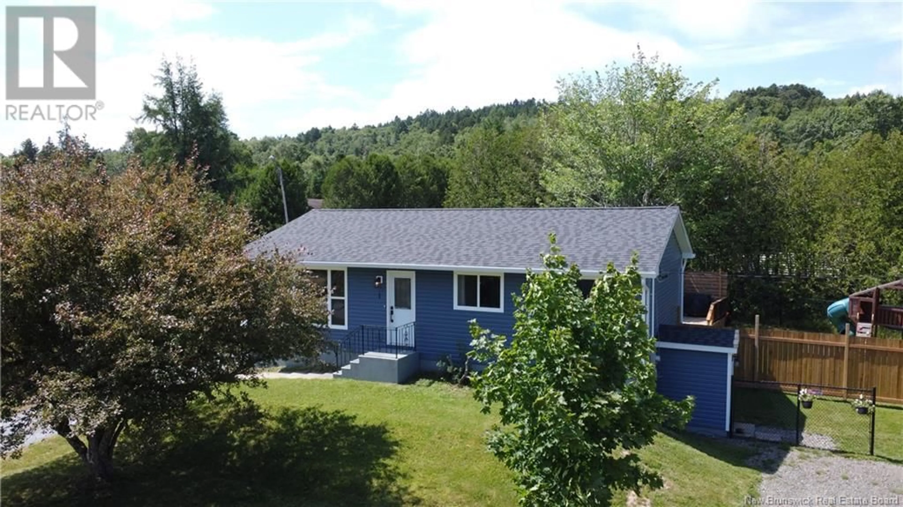 Home with vinyl exterior material, unknown for 1 LEIGHSIDE COURT, Grand Bay-Westfield New Brunswick E5K1Z5