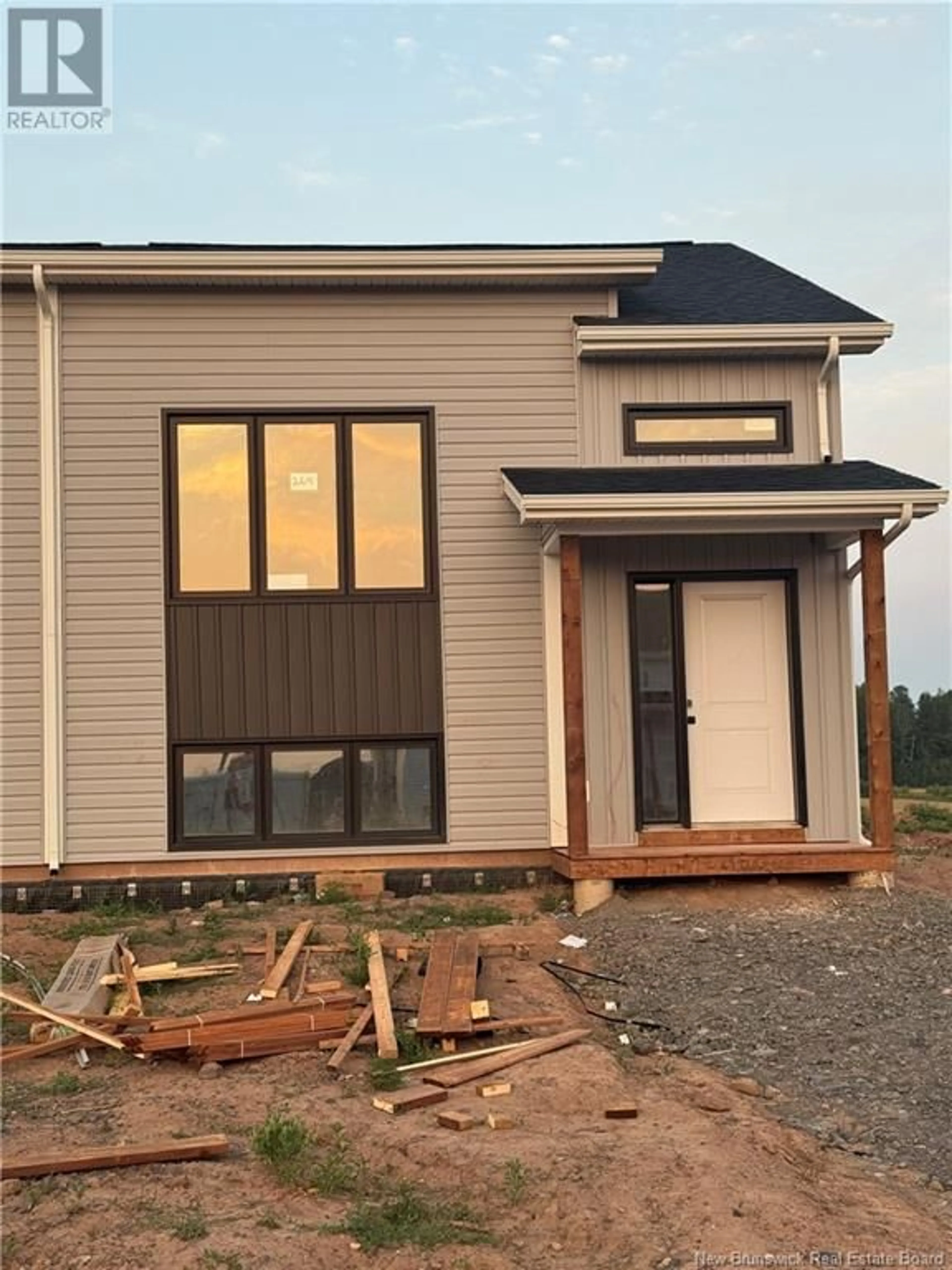 Home with vinyl exterior material, unknown for 264 MACCOUN STREET, Moncton New Brunswick E1K0A1