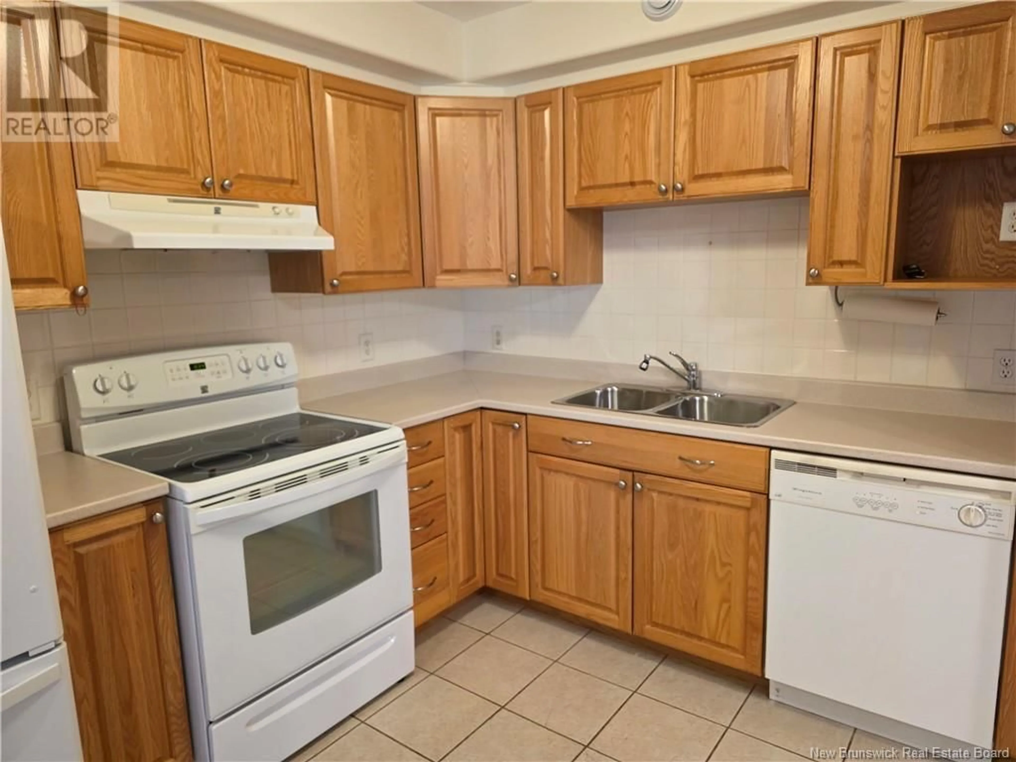 Standard kitchen, unknown for 304 - 1 GOLF GREENS LANE, Fredericton New Brunswick E3B9T9