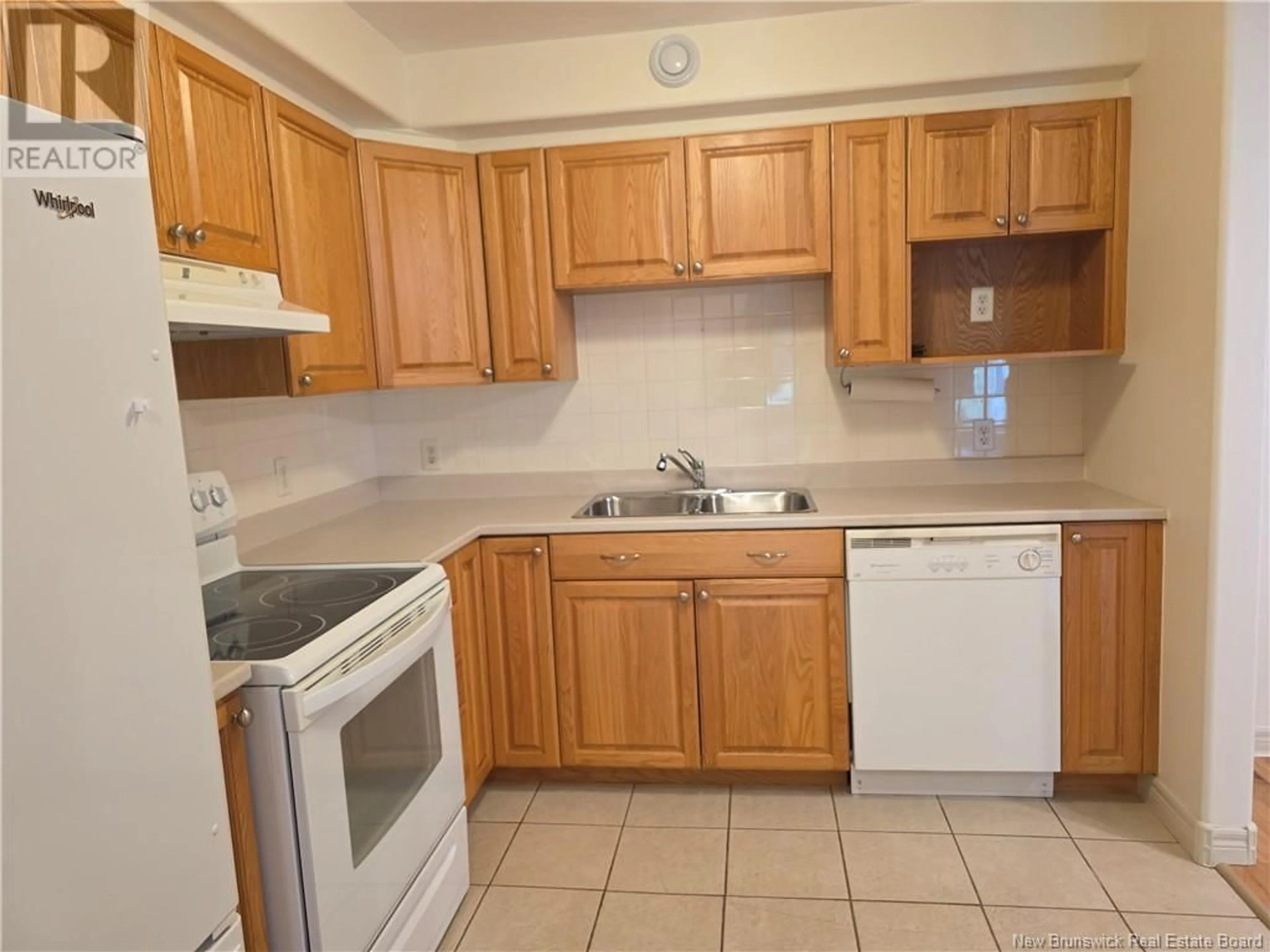 Standard kitchen, unknown for 304 - 1 GOLF GREENS LANE, Fredericton New Brunswick E3B9T9