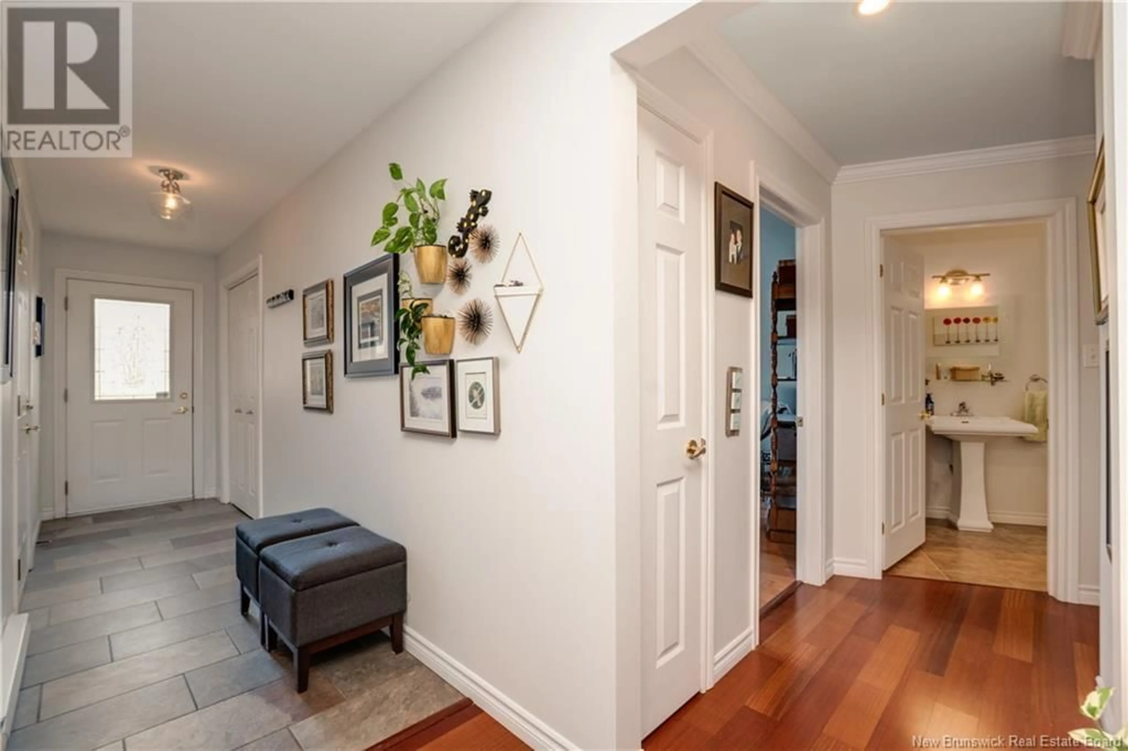Indoor entryway for 105 - 80 MOUNT PLEASANT ROAD, Moncton New Brunswick E1G5H8
