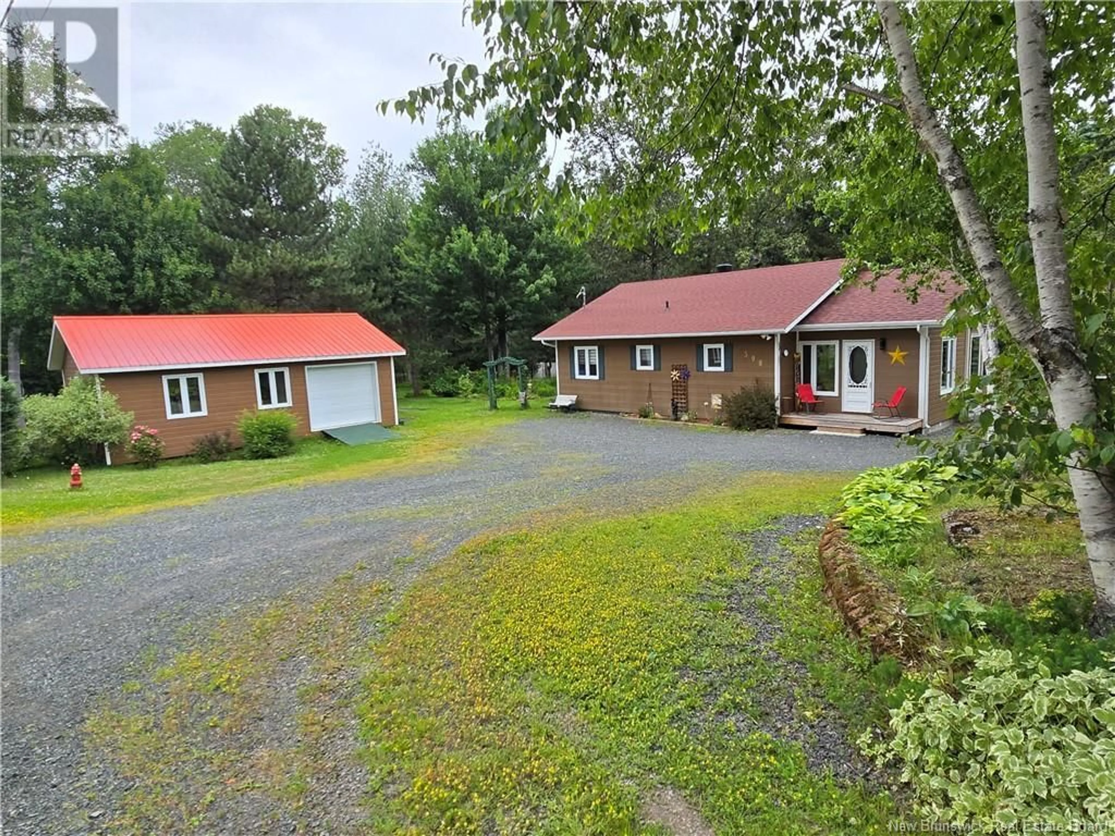 A pic from outside/outdoor area/front of a property/back of a property/a pic from drone, street for 398 LINDA STREET, Beresford New Brunswick E8K2C9
