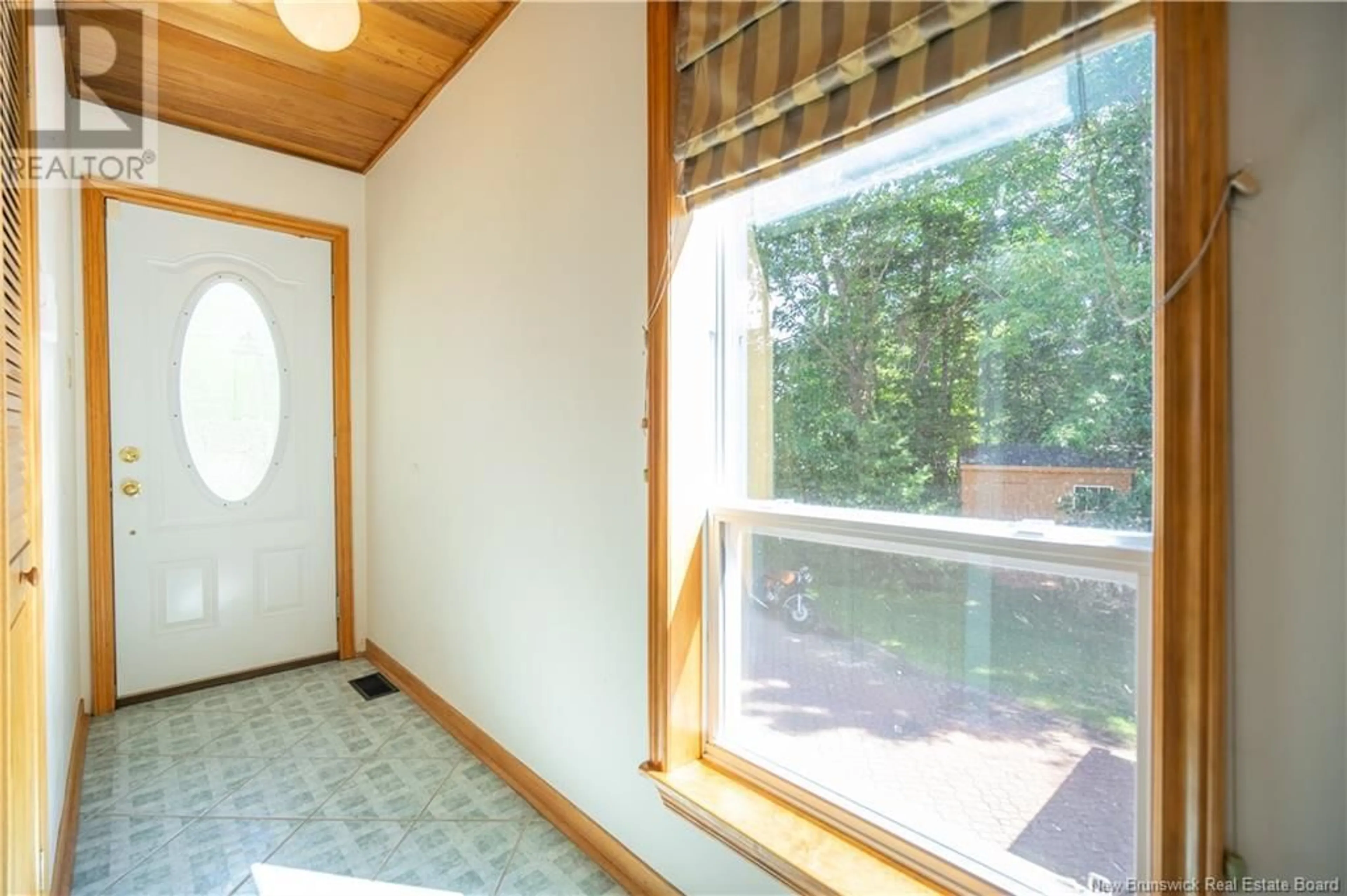 Unknown for 92 EDGEWATER LANE, Saint John New Brunswick E2M6K8
