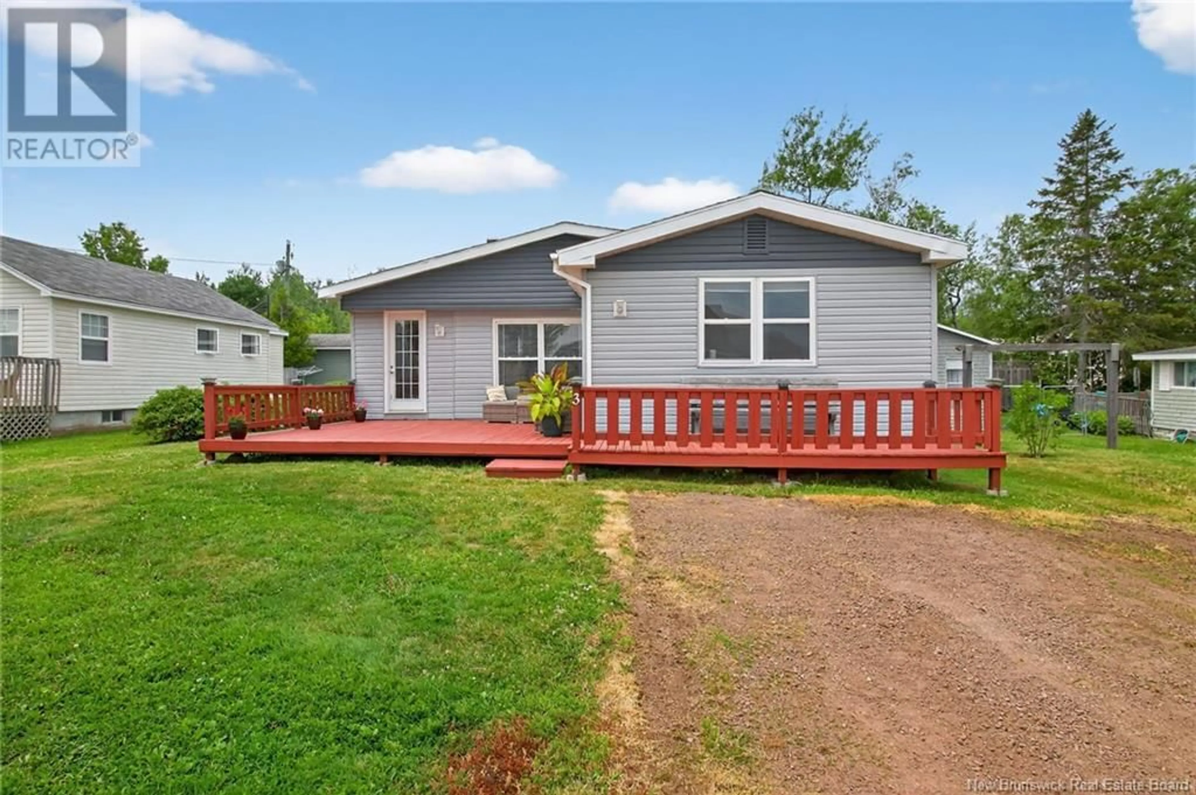Home with vinyl exterior material, unknown for 3 LORRAINE AVENUE, Grande-Digue New Brunswick E4R4S1