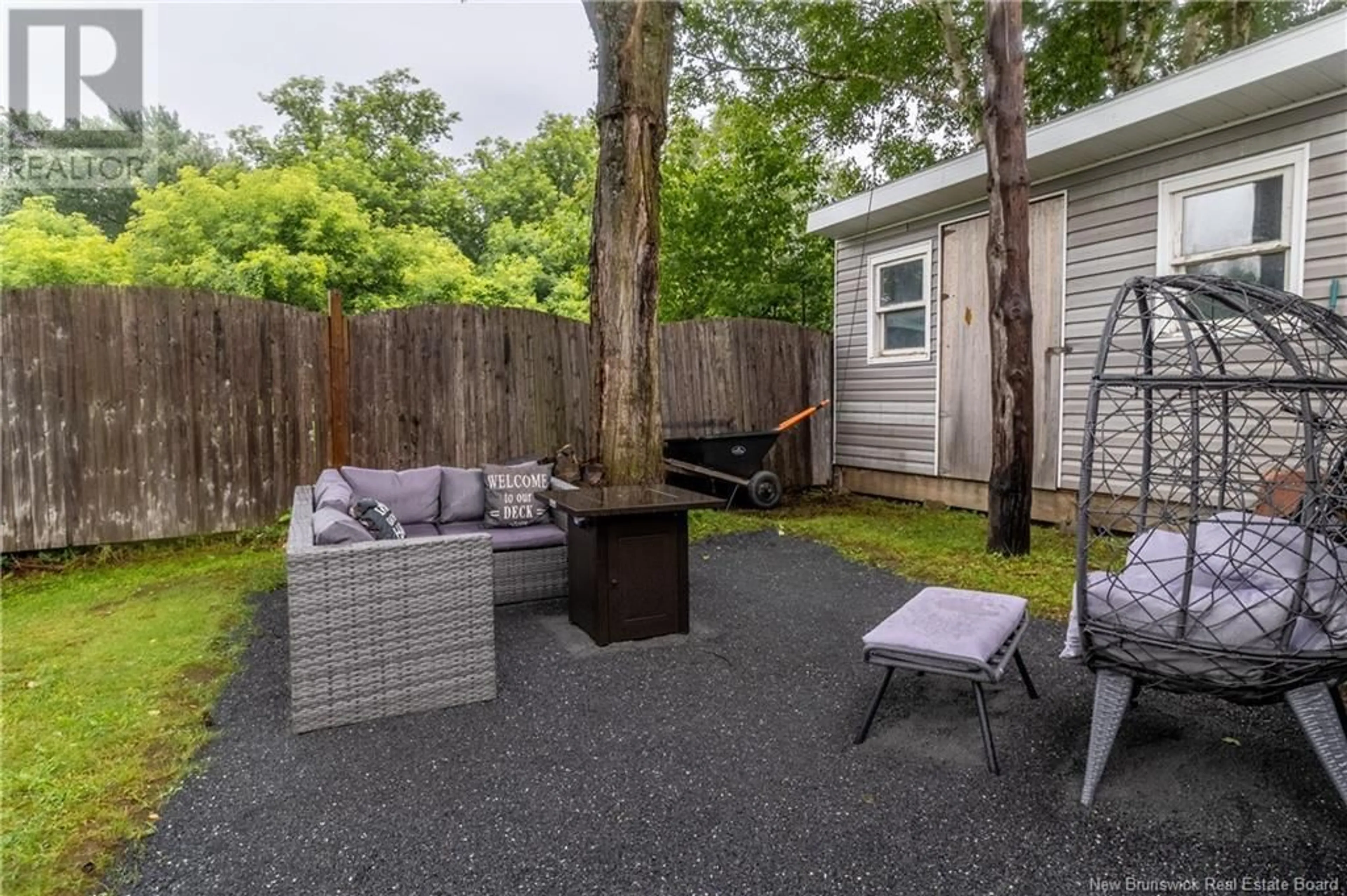 Patio, street for 121 WENTWORTH STREET, Woodstock New Brunswick E7M2Z4