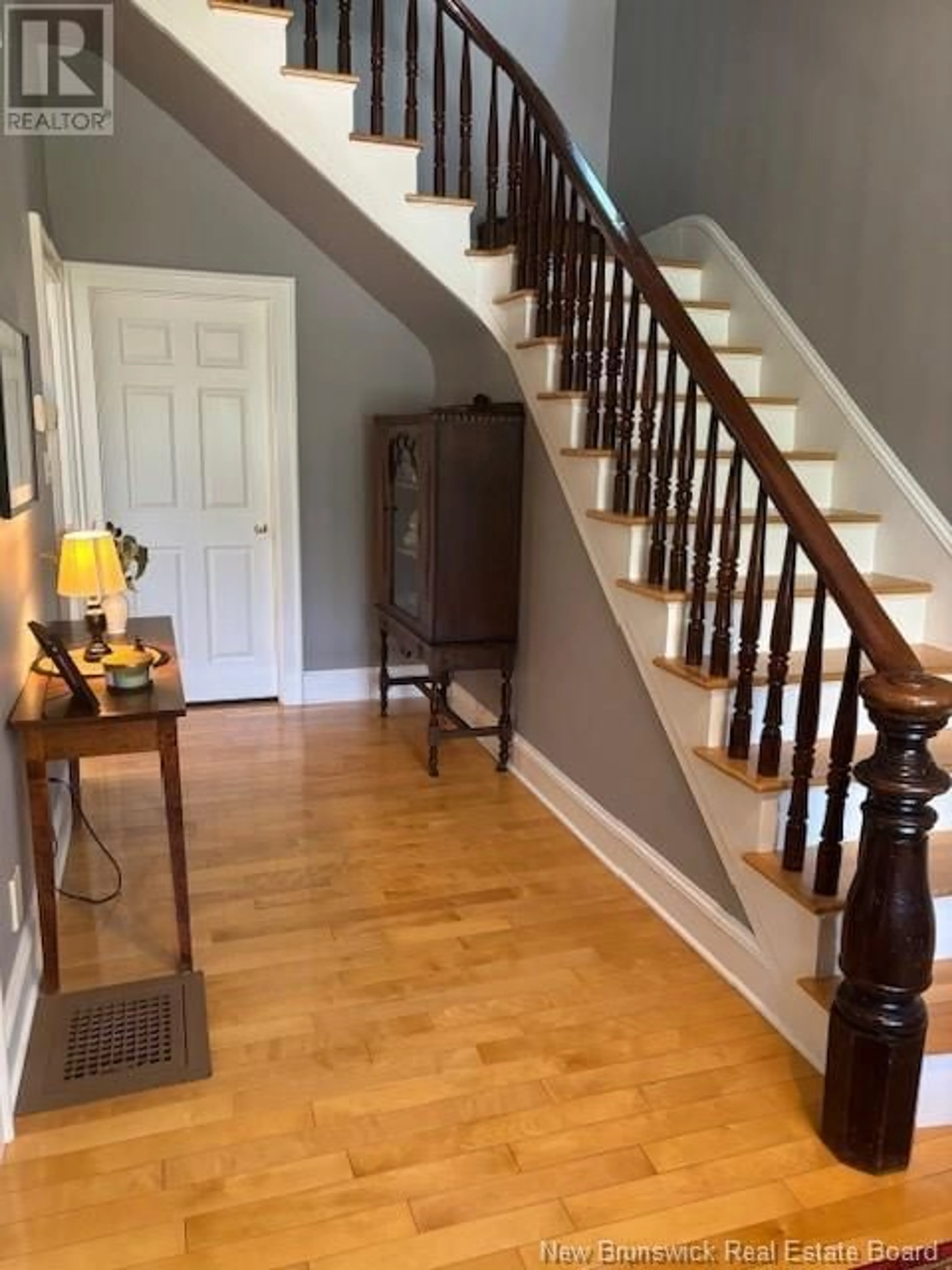 Indoor entryway for 335 MAIN STREET, Sussex New Brunswick E4E1R8