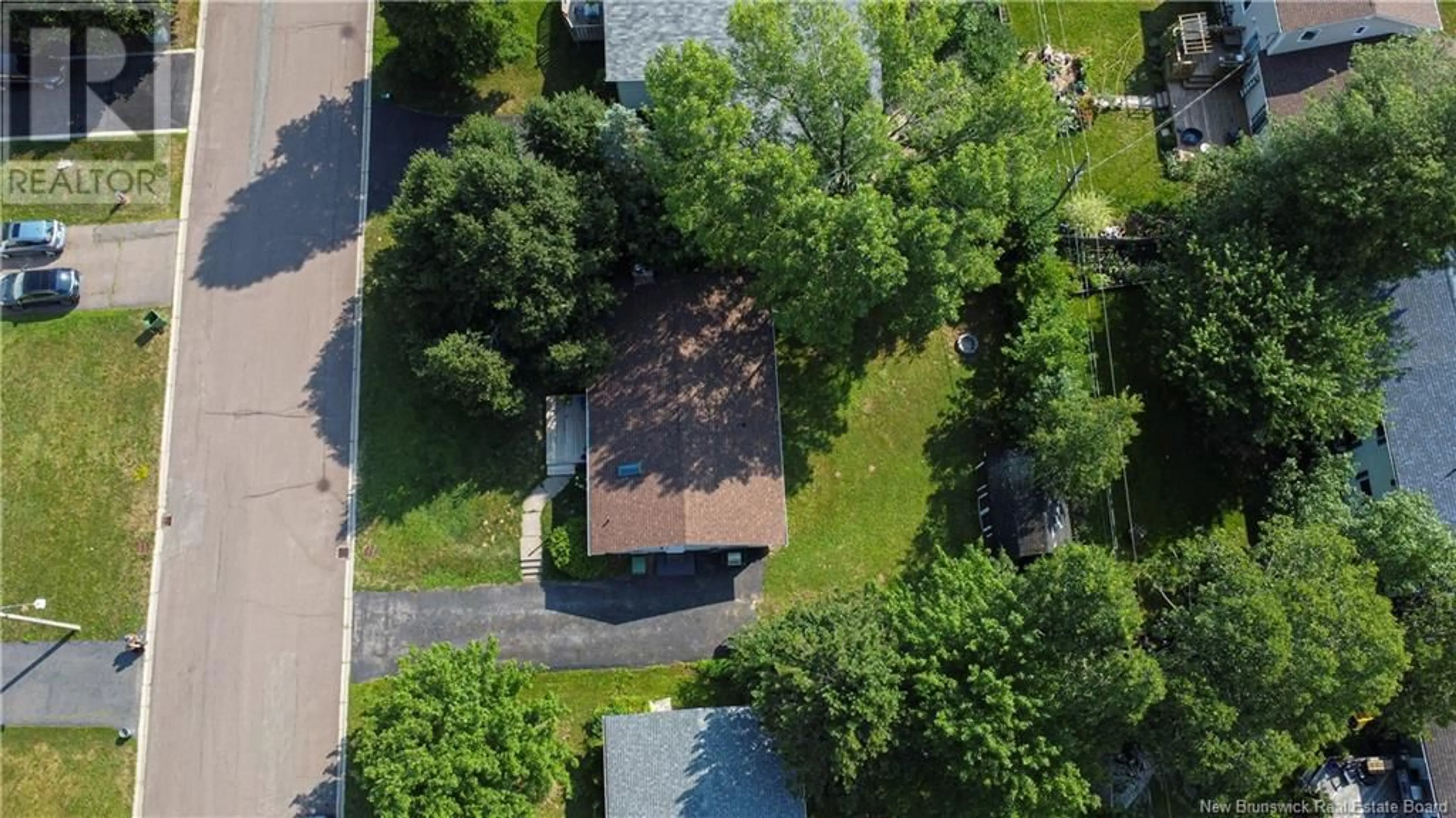 A pic from outside/outdoor area/front of a property/back of a property/a pic from drone, street for 31 GLENGARRY LANE, Riverview New Brunswick E1B3B8