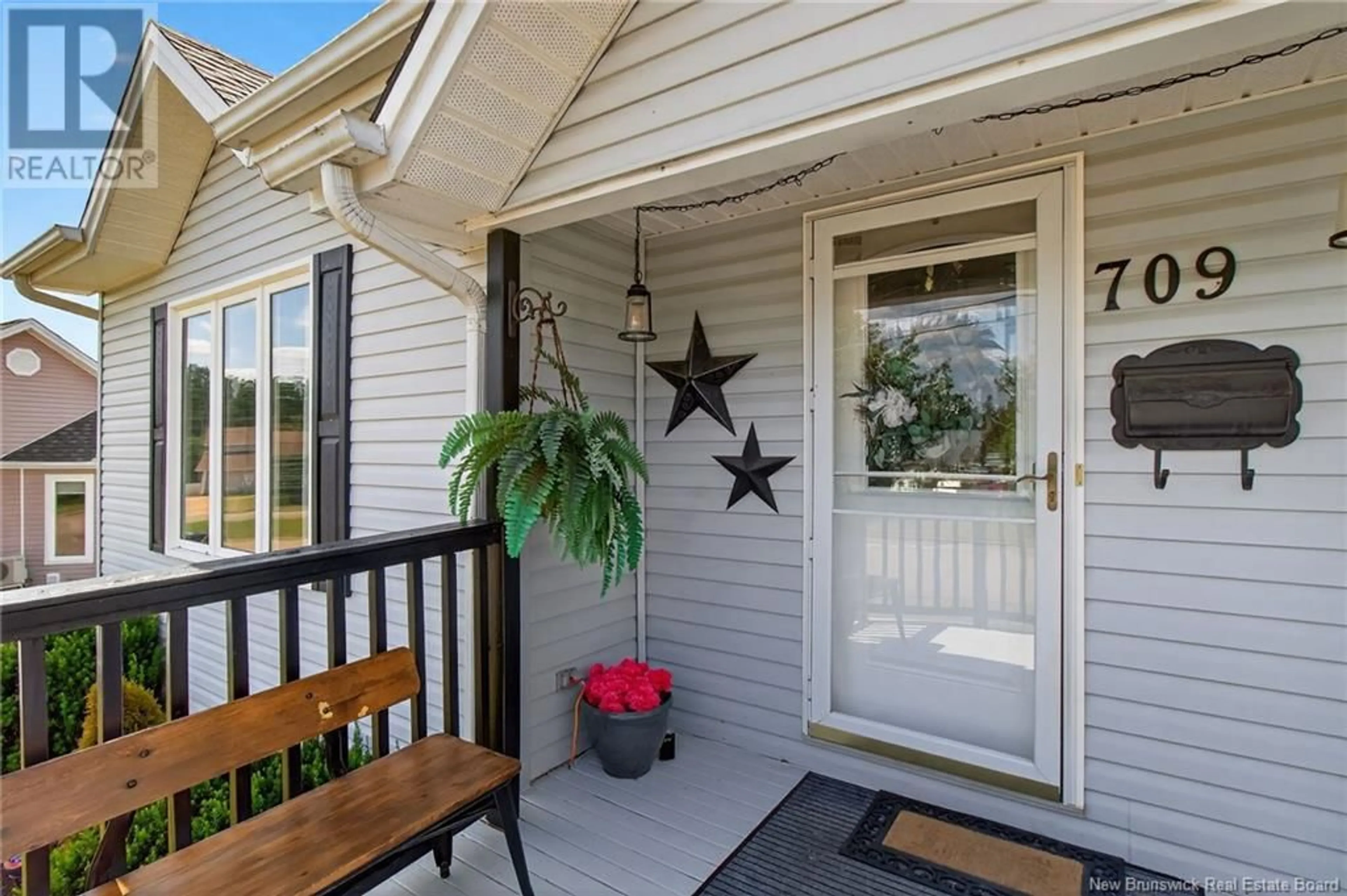 Indoor entryway for 709 BOUDREAU STREET, Dieppe New Brunswick E1A6X5