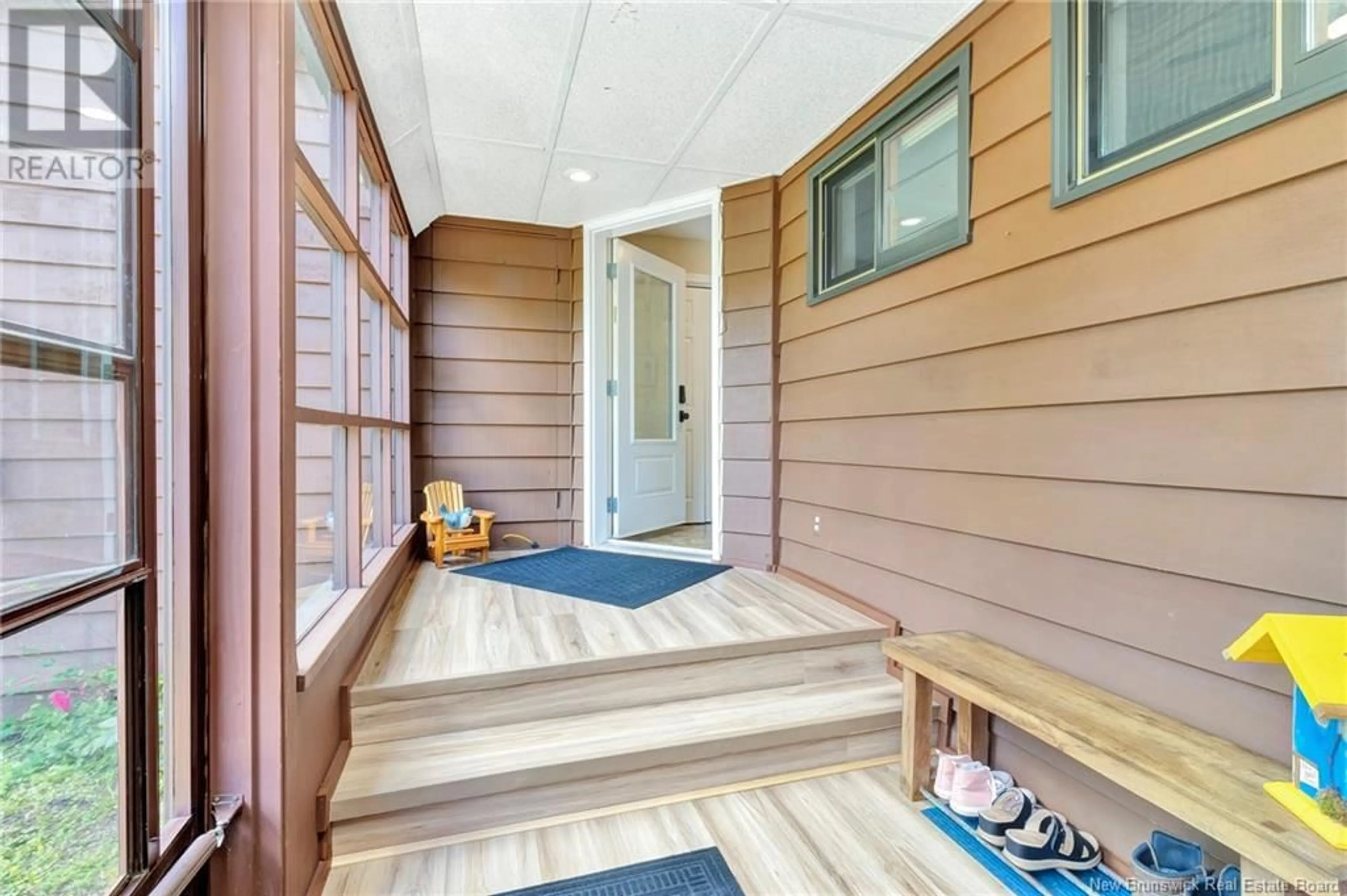 Indoor entryway for 150 MACTAQUAC HEIGHTS, Keswick Ridge New Brunswick E6L1P1