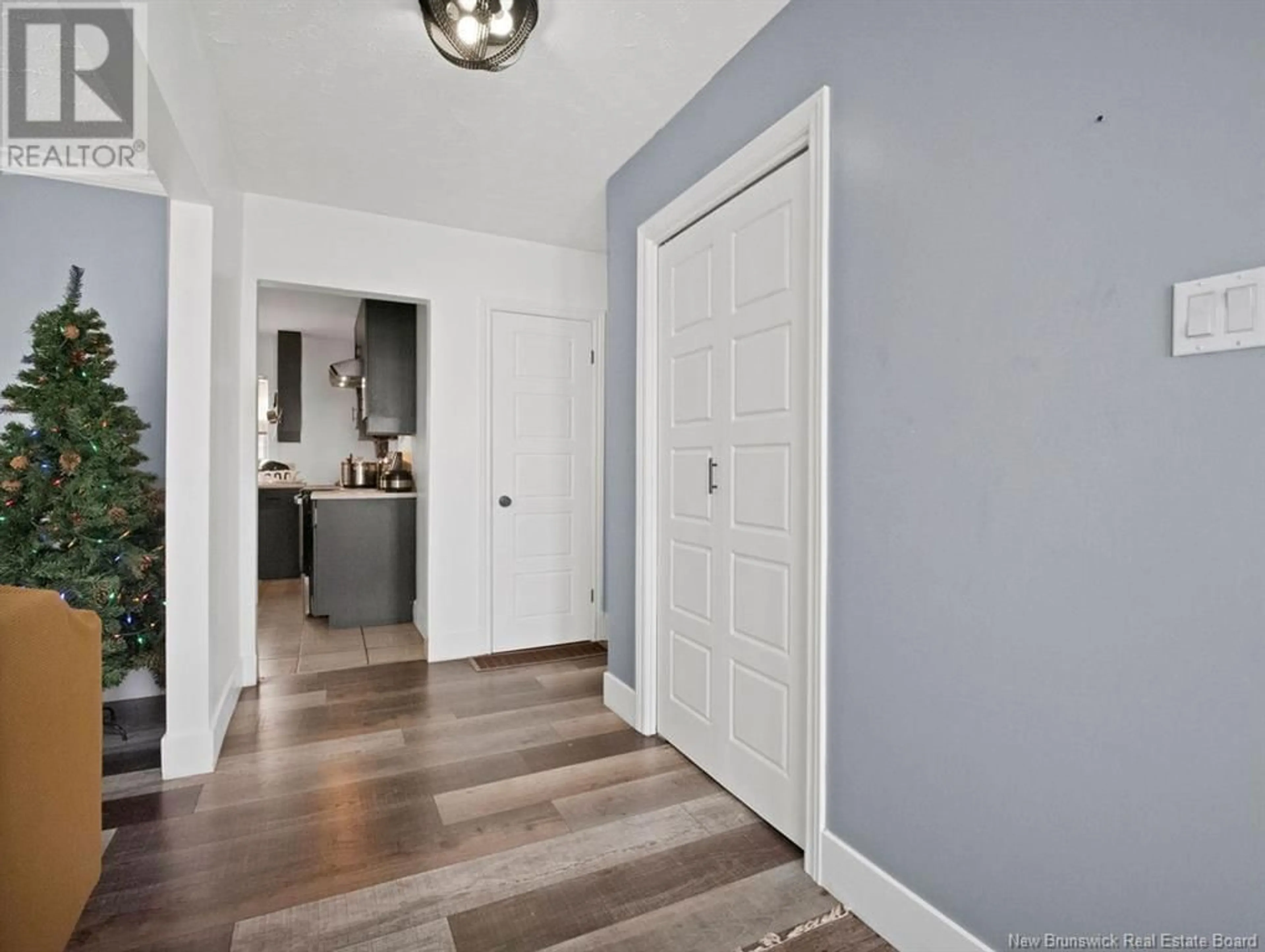 Indoor entryway for 56 CARNEY, Moncton New Brunswick E1C4H7