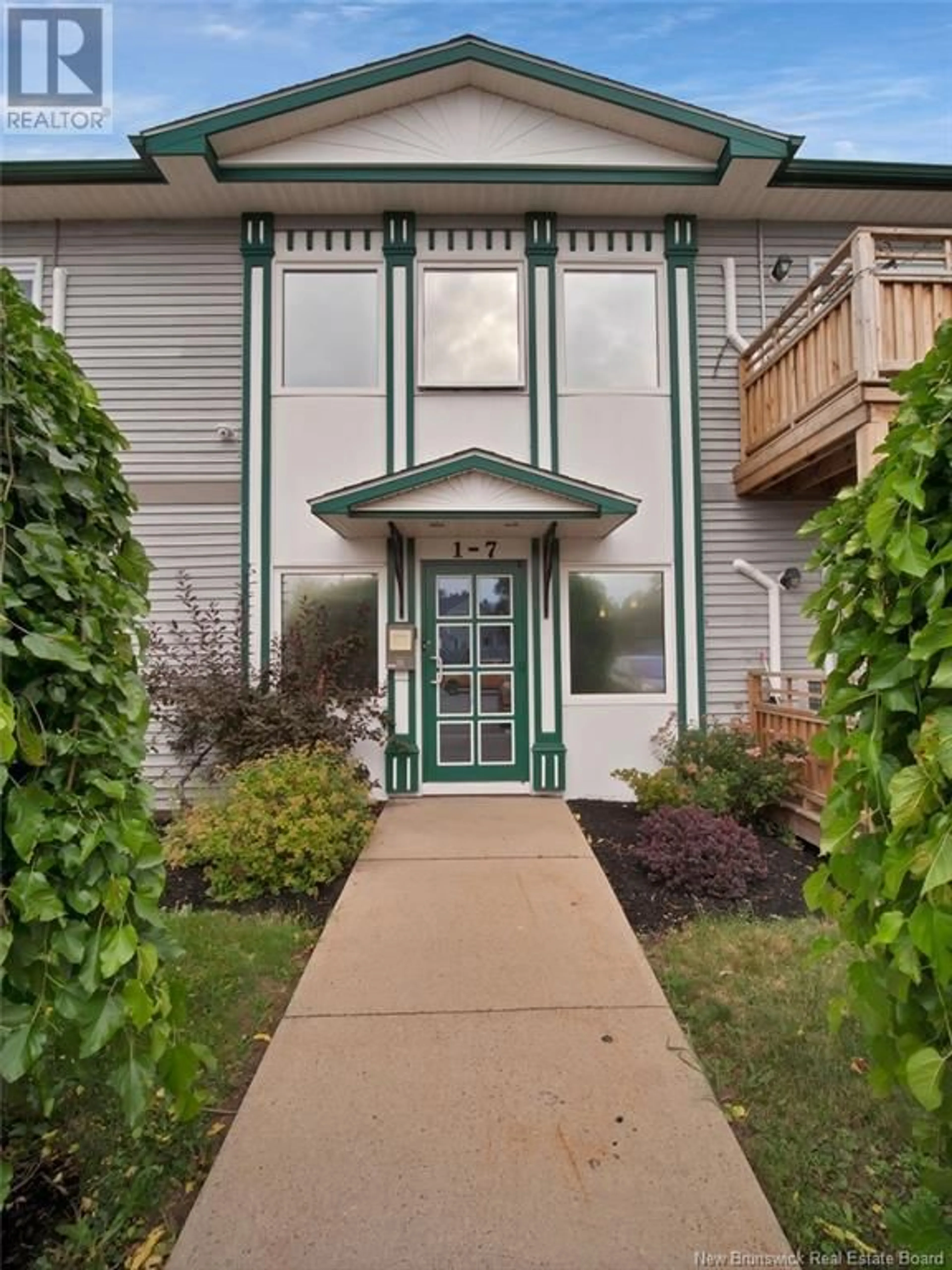 Indoor foyer for 5 - 33 MACALEESE LANE, Moncton New Brunswick E1A3M1