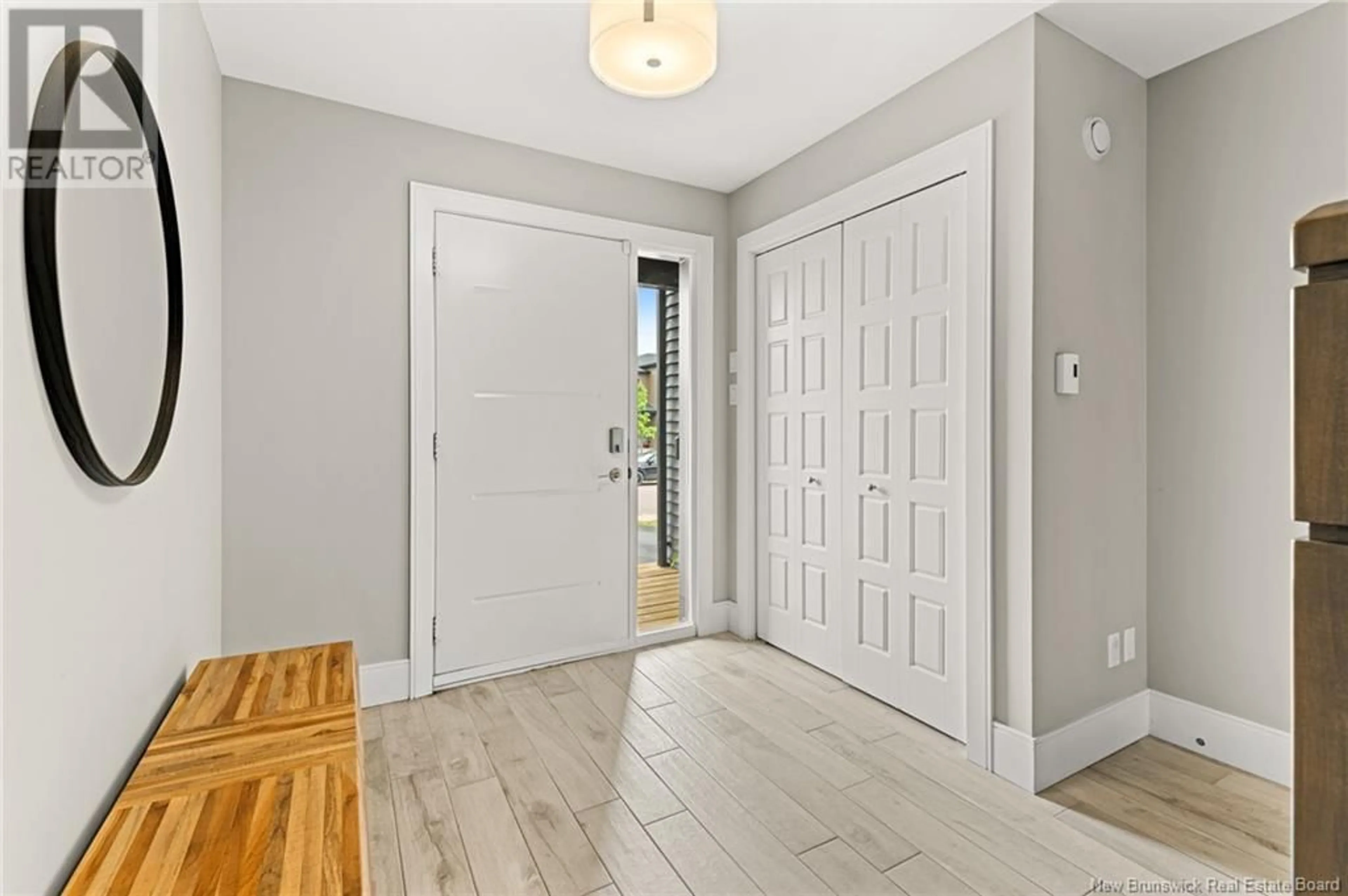 Indoor entryway for 98 TIMANDRA CRESCENT, Moncton New Brunswick E1G5Y4