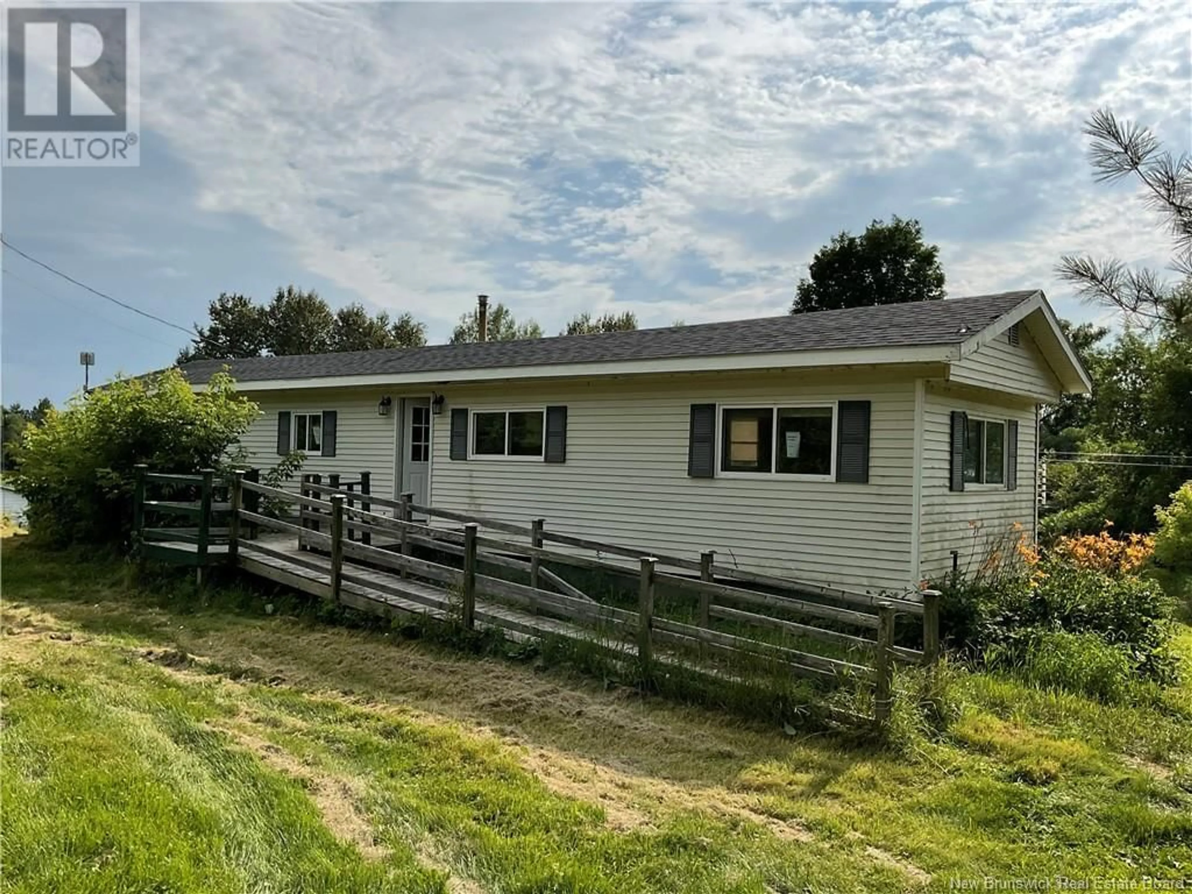 A pic from outside/outdoor area/front of a property/back of a property/a pic from drone, unknown for 105 - 6089 NEW BRUNSWICK, Lower Brighton New Brunswick E7P1A8