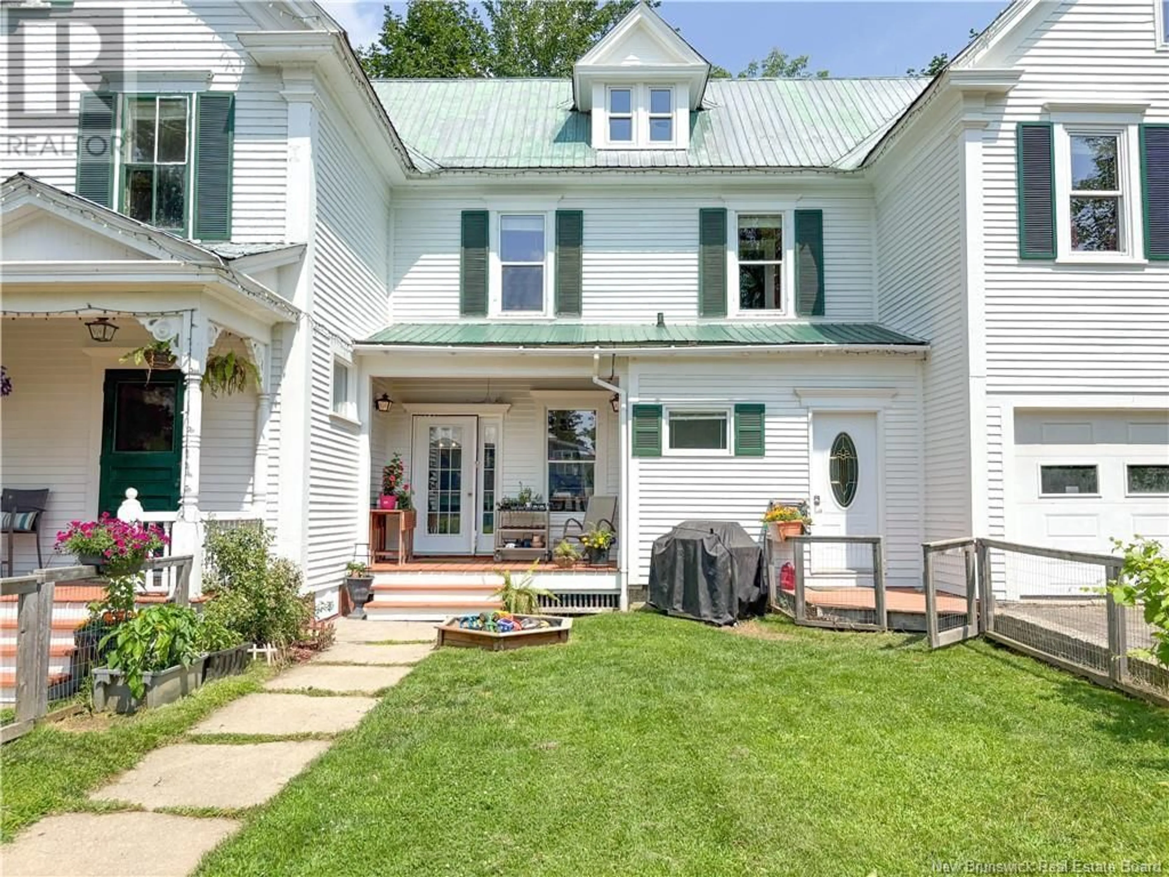 Home with vinyl exterior material, street for 167 BROADWAY STREET, Woodstock New Brunswick E7M1B6