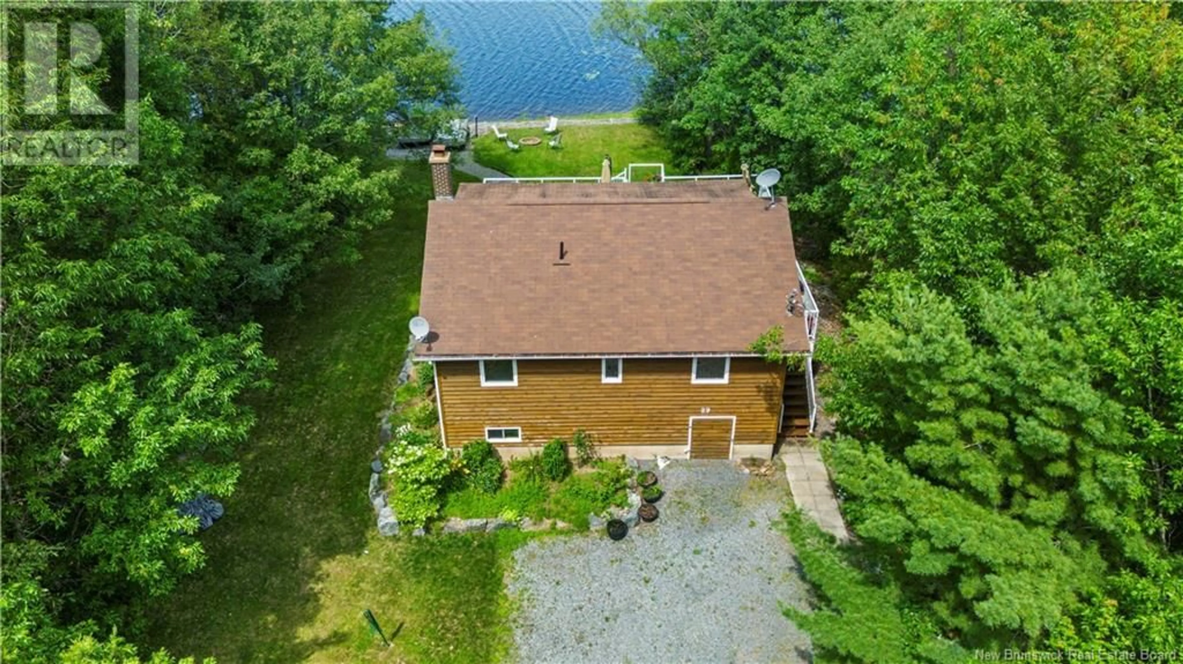 A pic from outside/outdoor area/front of a property/back of a property/a pic from drone, water/lake/river/ocean view for 29 CROMWELL ROAD, Cambridge-Narrows New Brunswick E2M7E9