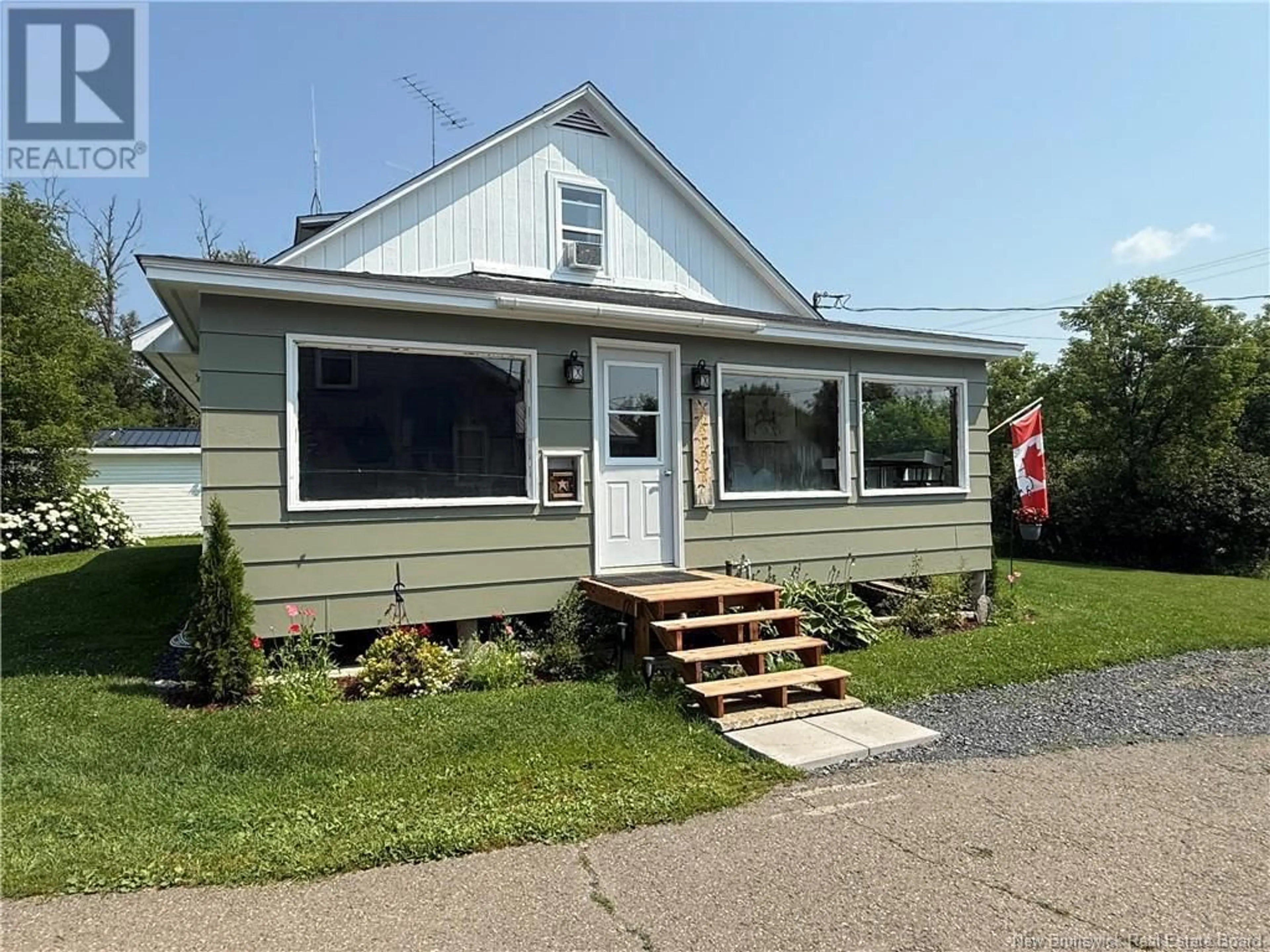 Home with vinyl exterior material, street for 23 PLEASANT STREET, Aroostook New Brunswick E7H3M7