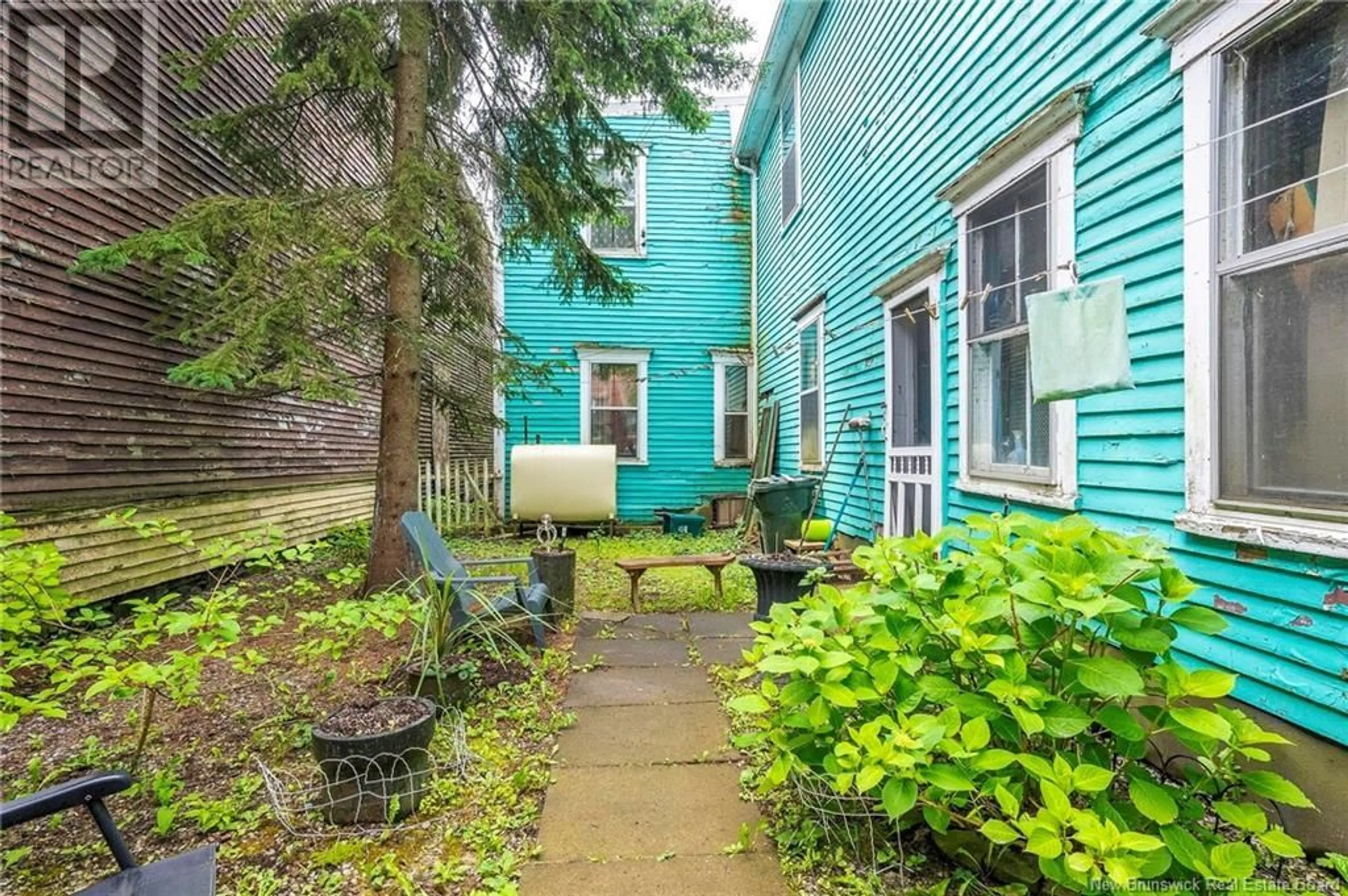 Patio, street for 15 WARING STREET, Saint John New Brunswick E2K5A3