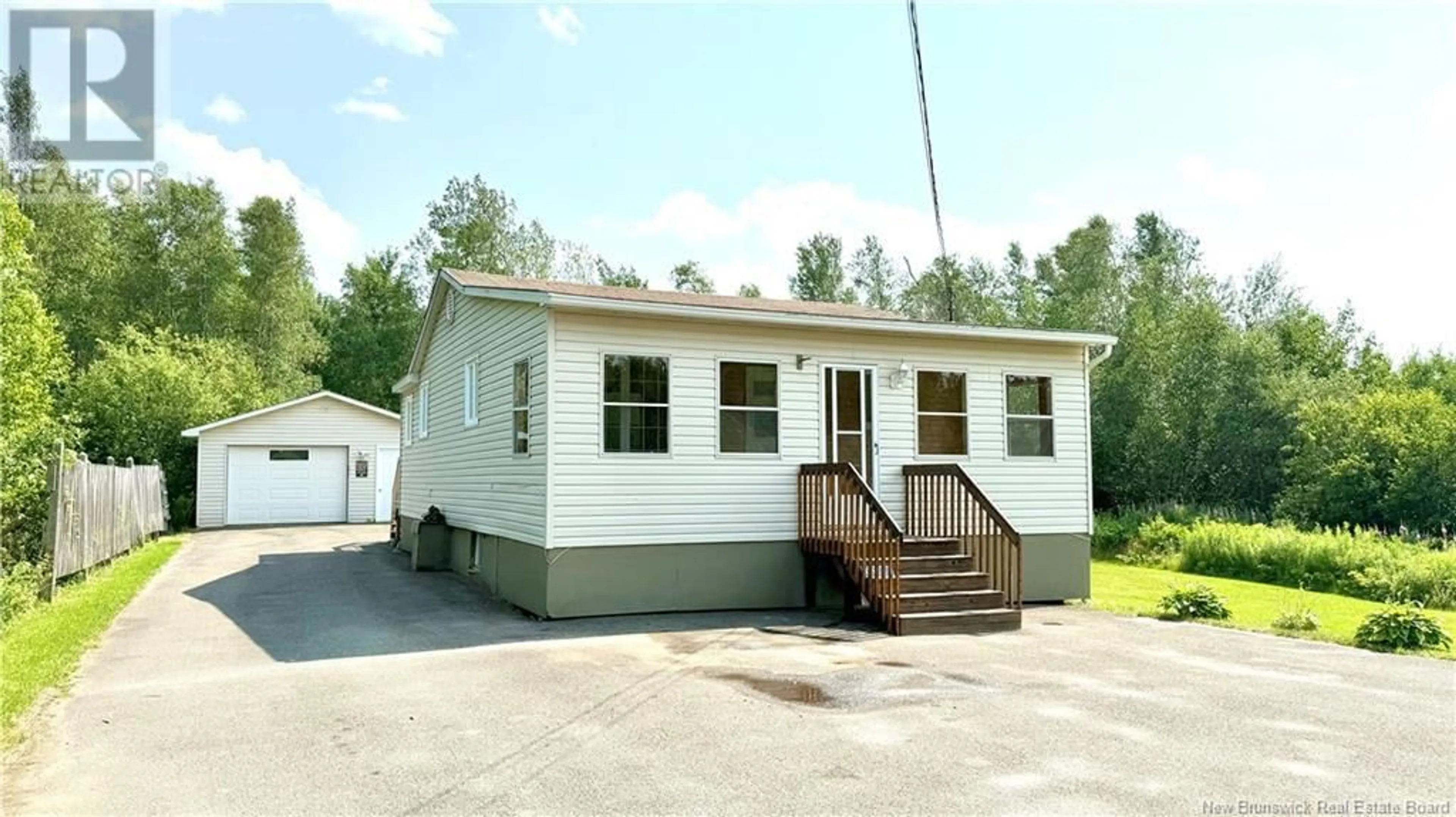 Home with vinyl exterior material, building for 4927 ROUTE 480 ROUTE, Acadieville New Brunswick E4Y2C5